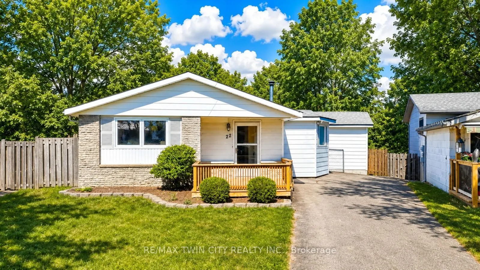 22 Blackhorne Crescent