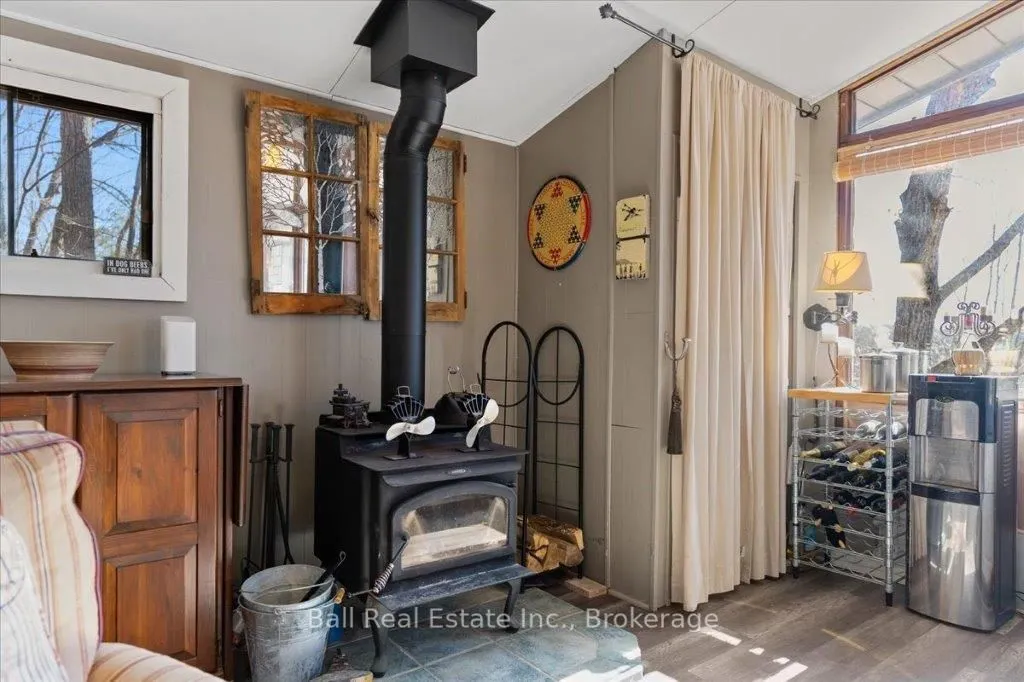 1046 Edith Crescent
