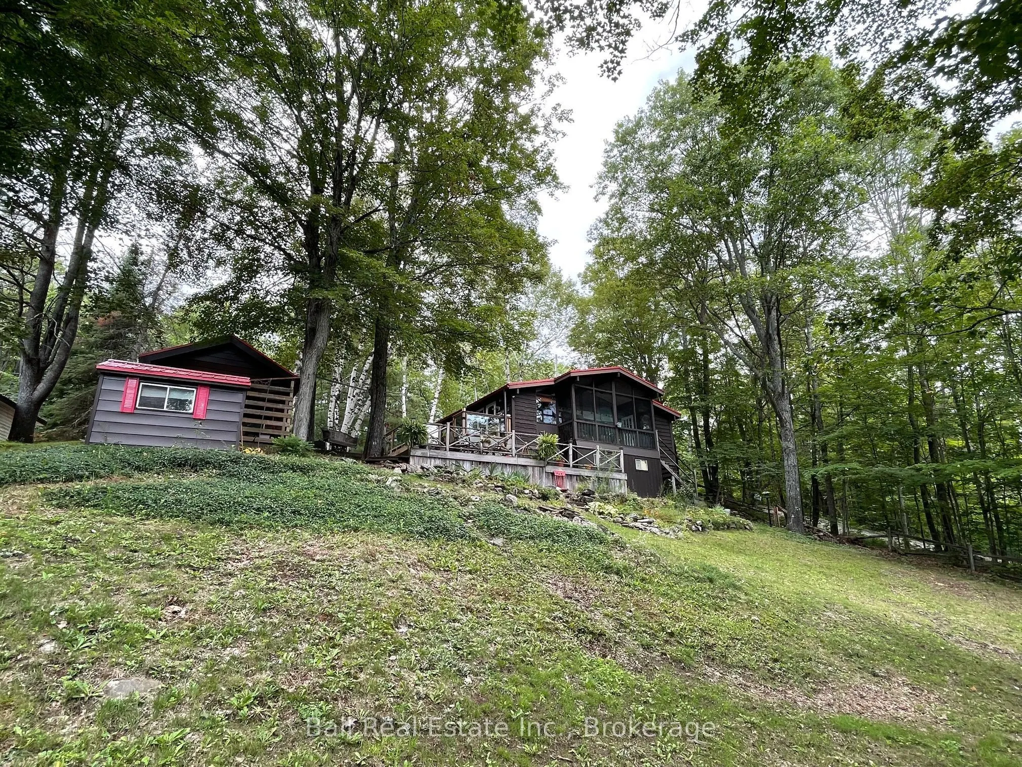 1046 Edith Crescent