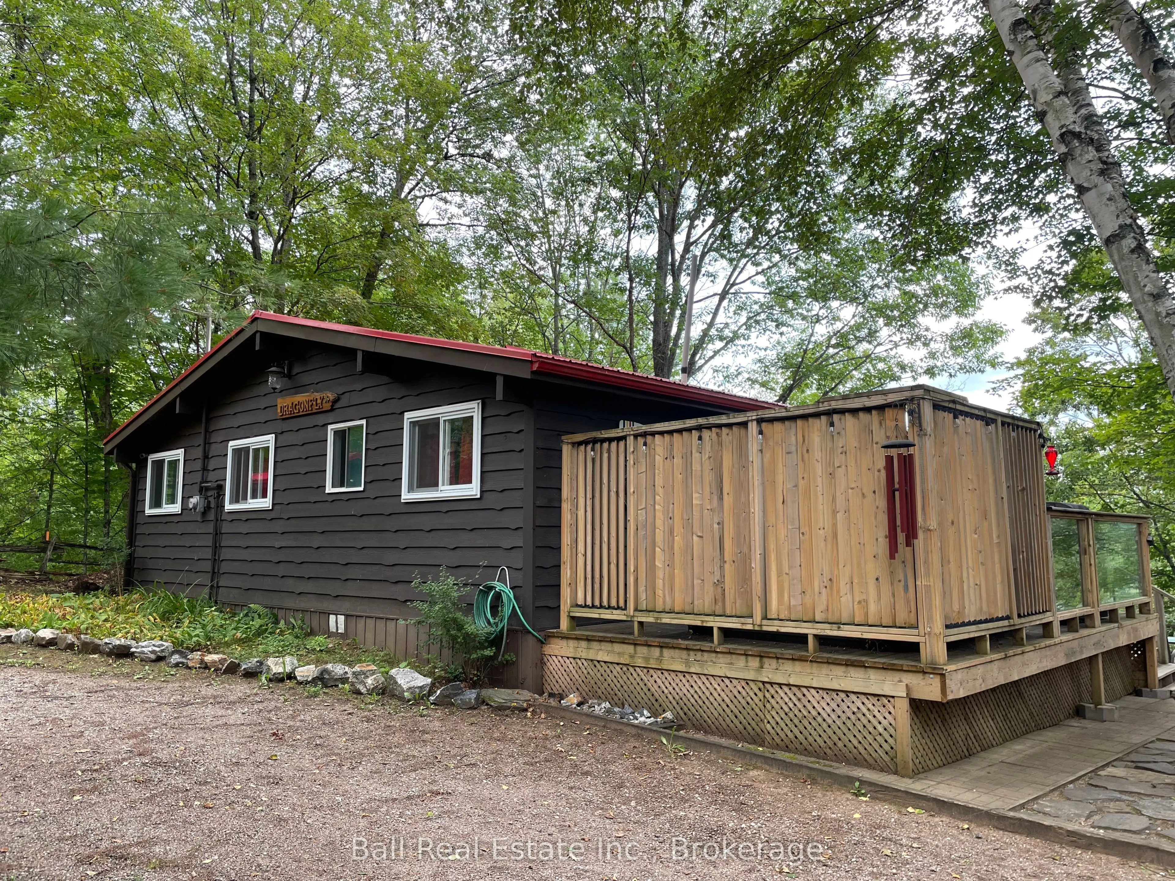 1046 Edith Crescent