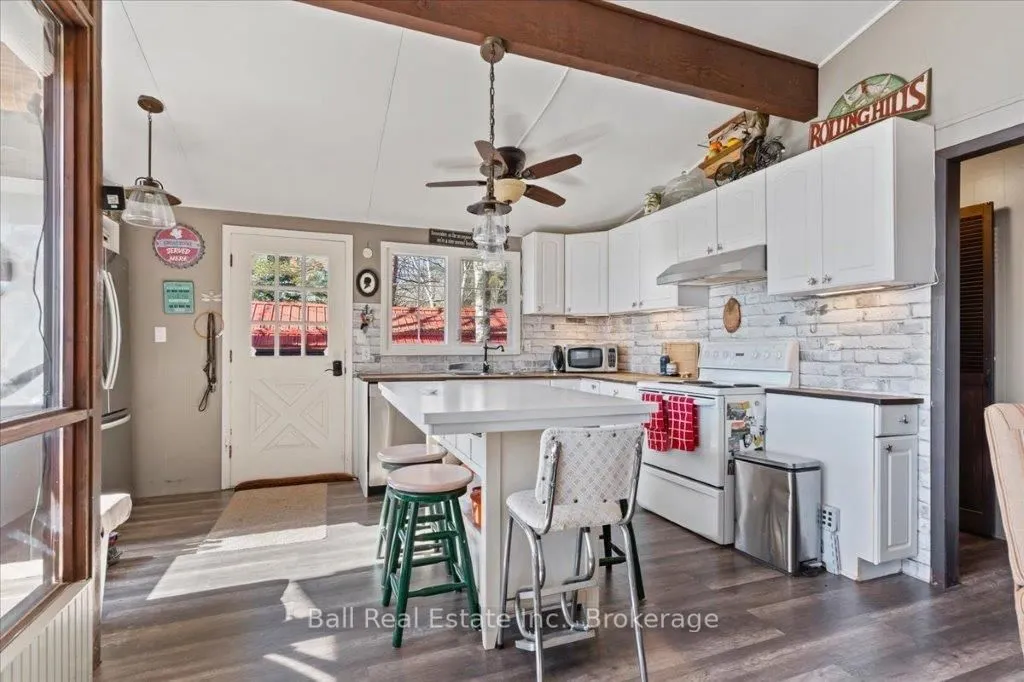 1046 Edith Crescent