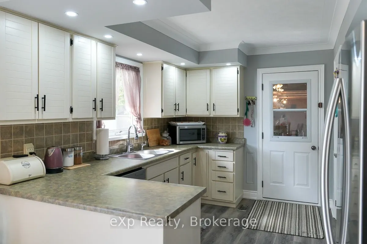 3595 Bruce Road 3