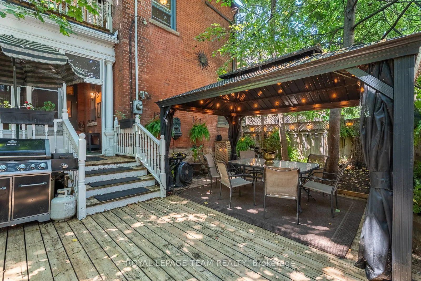 525 King Edward Avenue