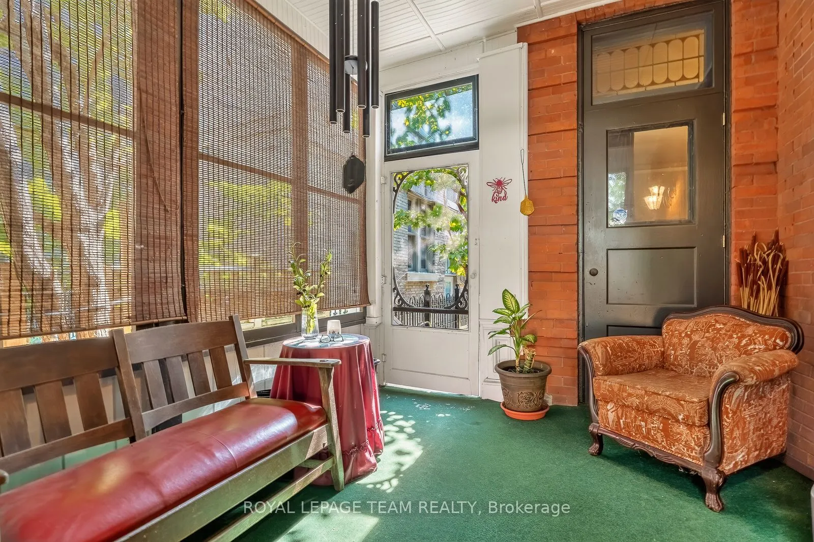 525 King Edward Avenue