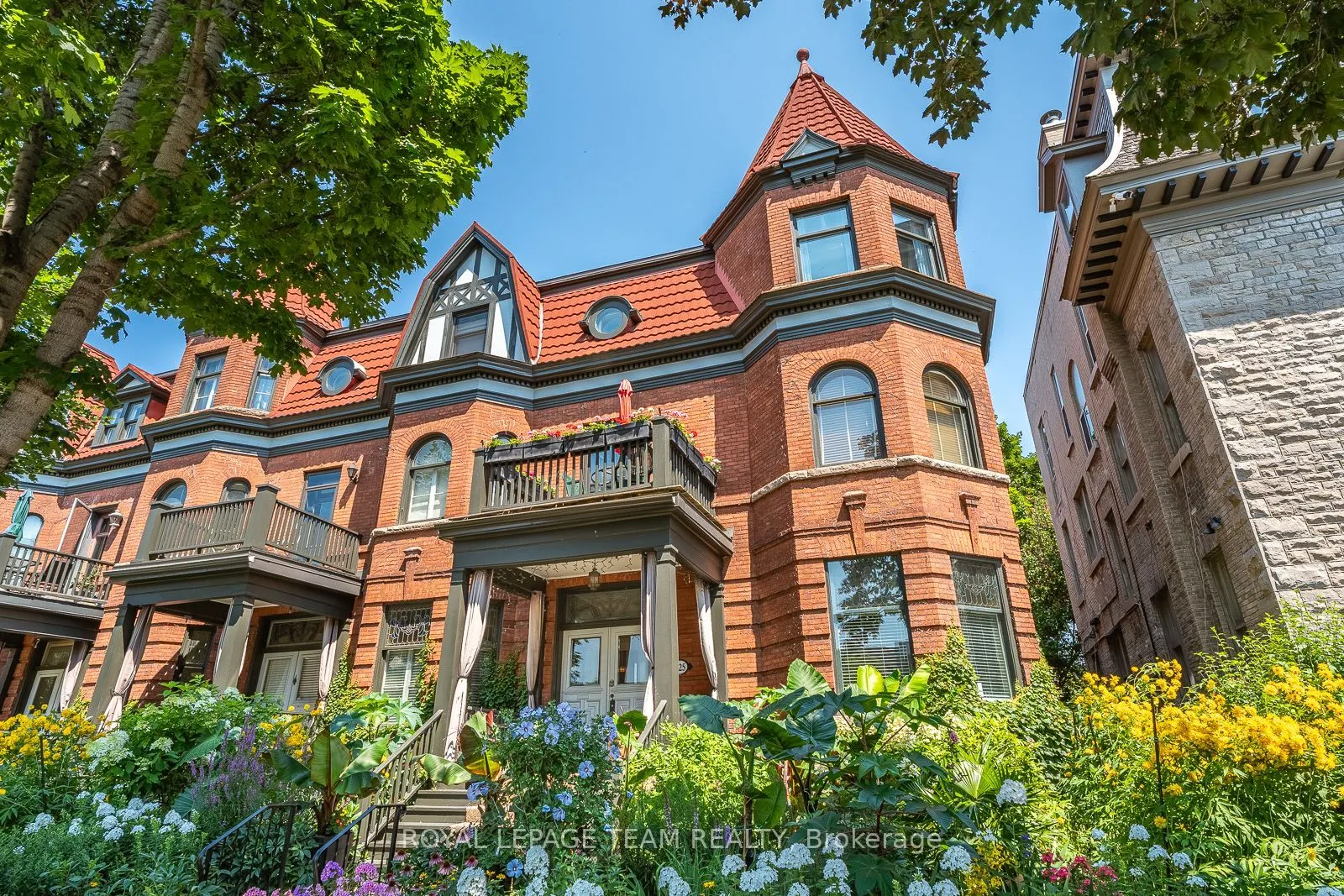 525 King Edward Avenue
