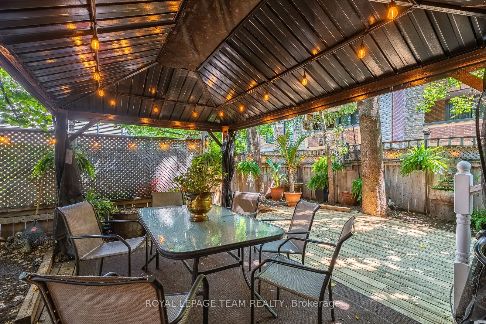 525 King Edward Avenue