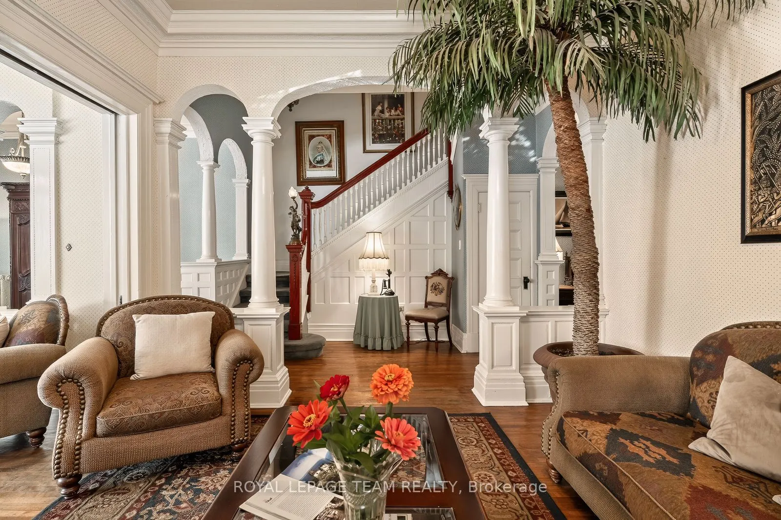 525 King Edward Avenue
