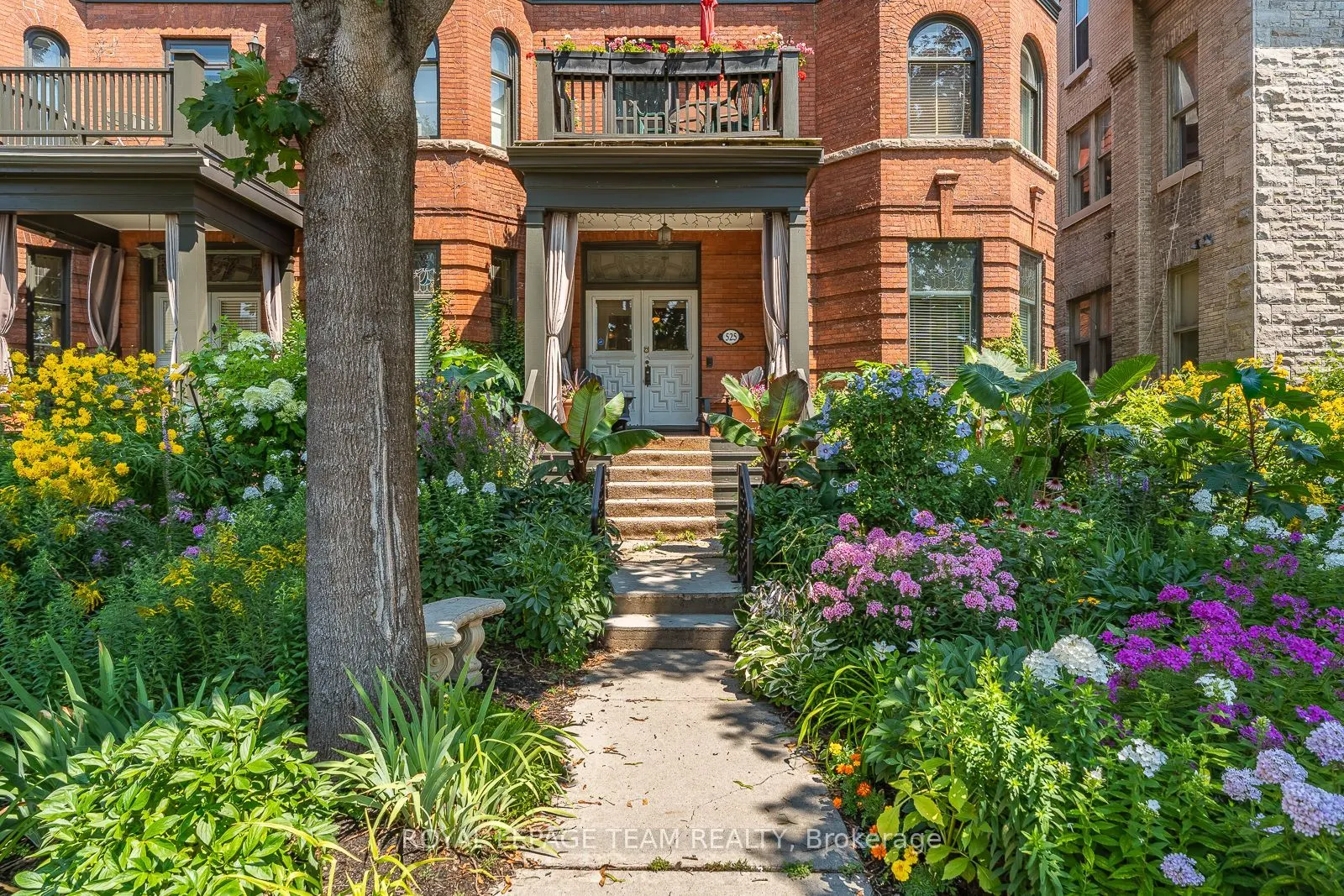 525 King Edward Avenue