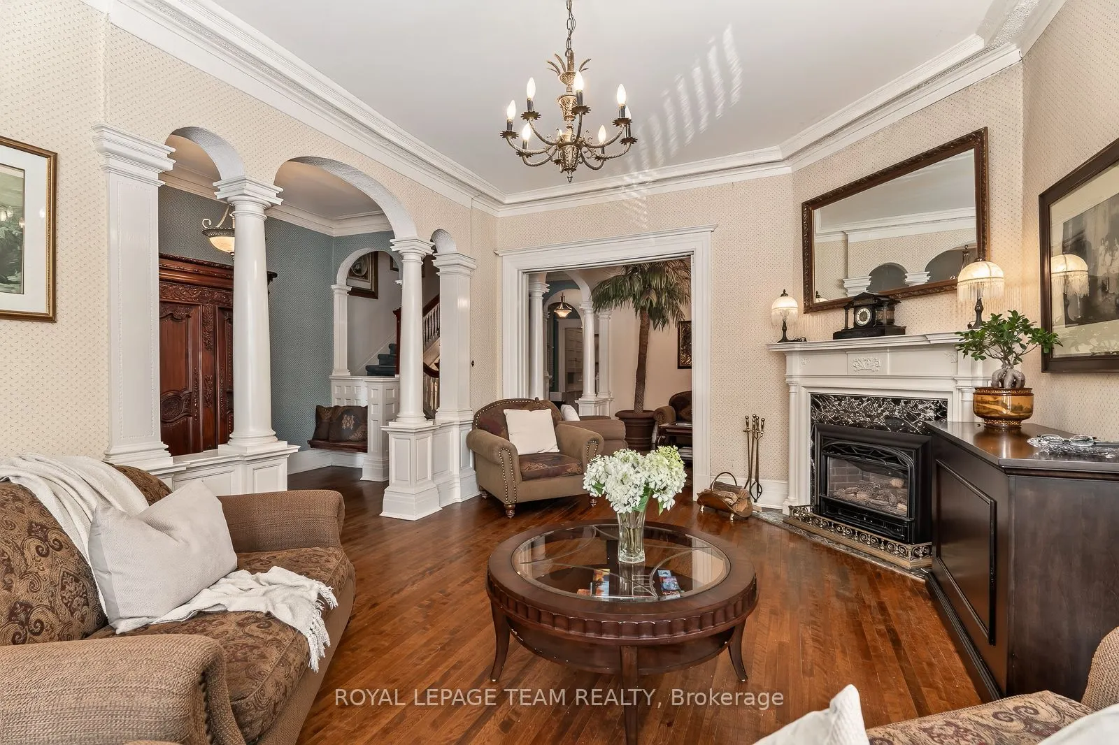 525 King Edward Avenue