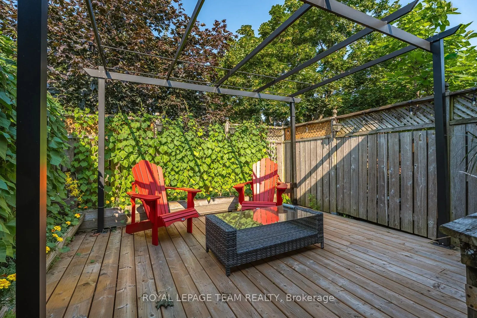 525 King Edward Avenue