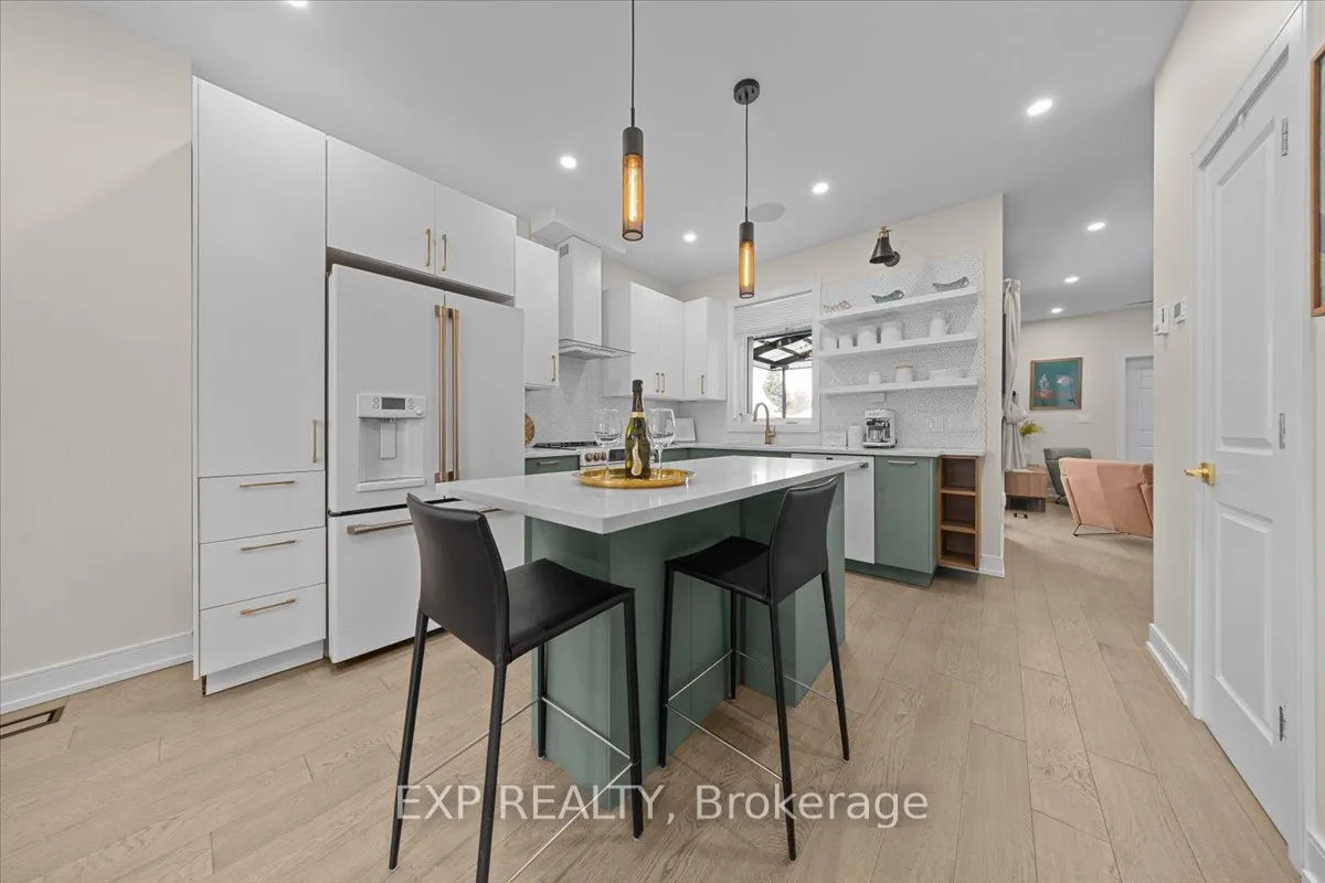 185 Deschamps Avenue