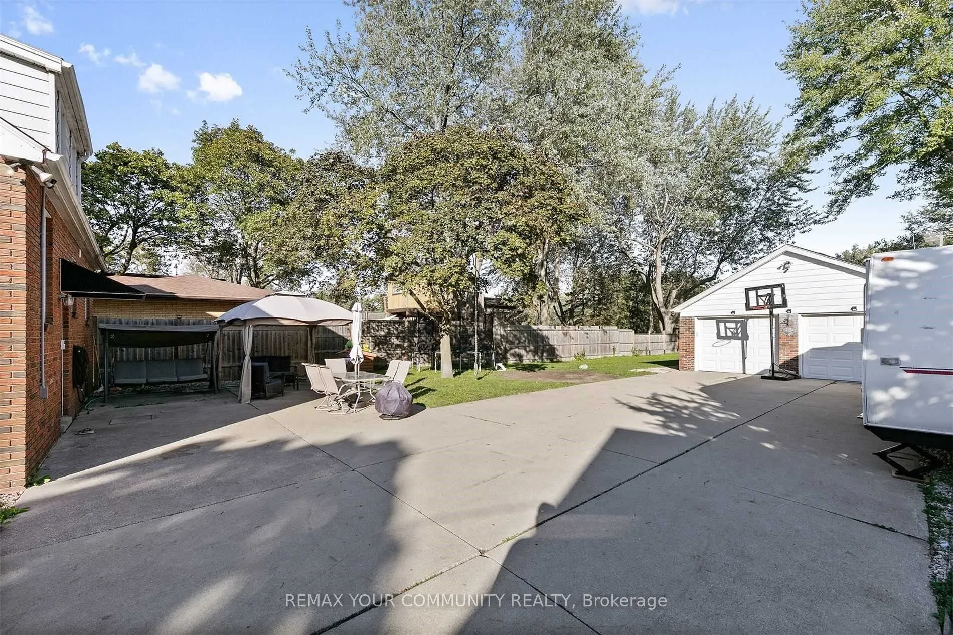 4276 Howard Avenue