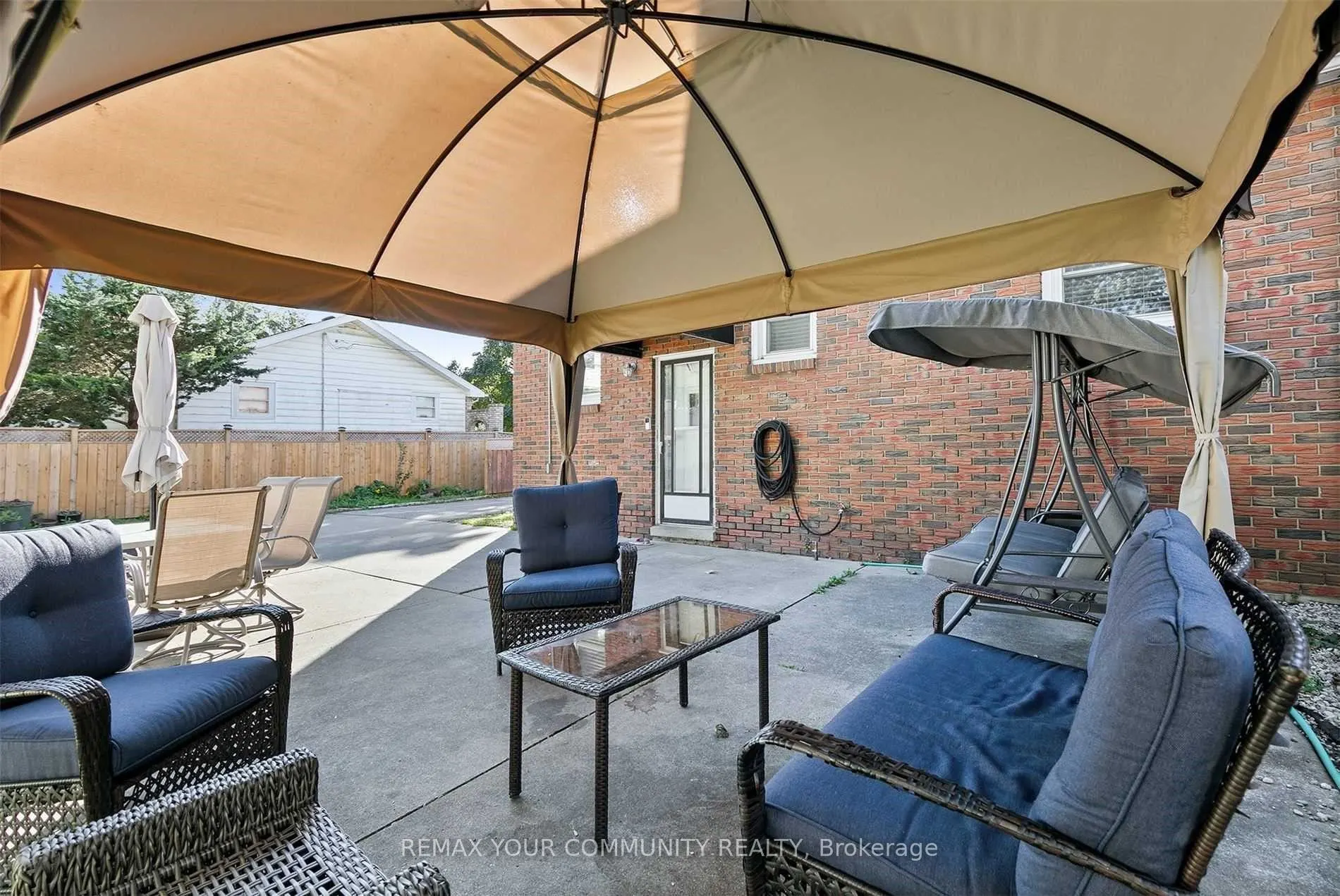 4276 Howard Avenue