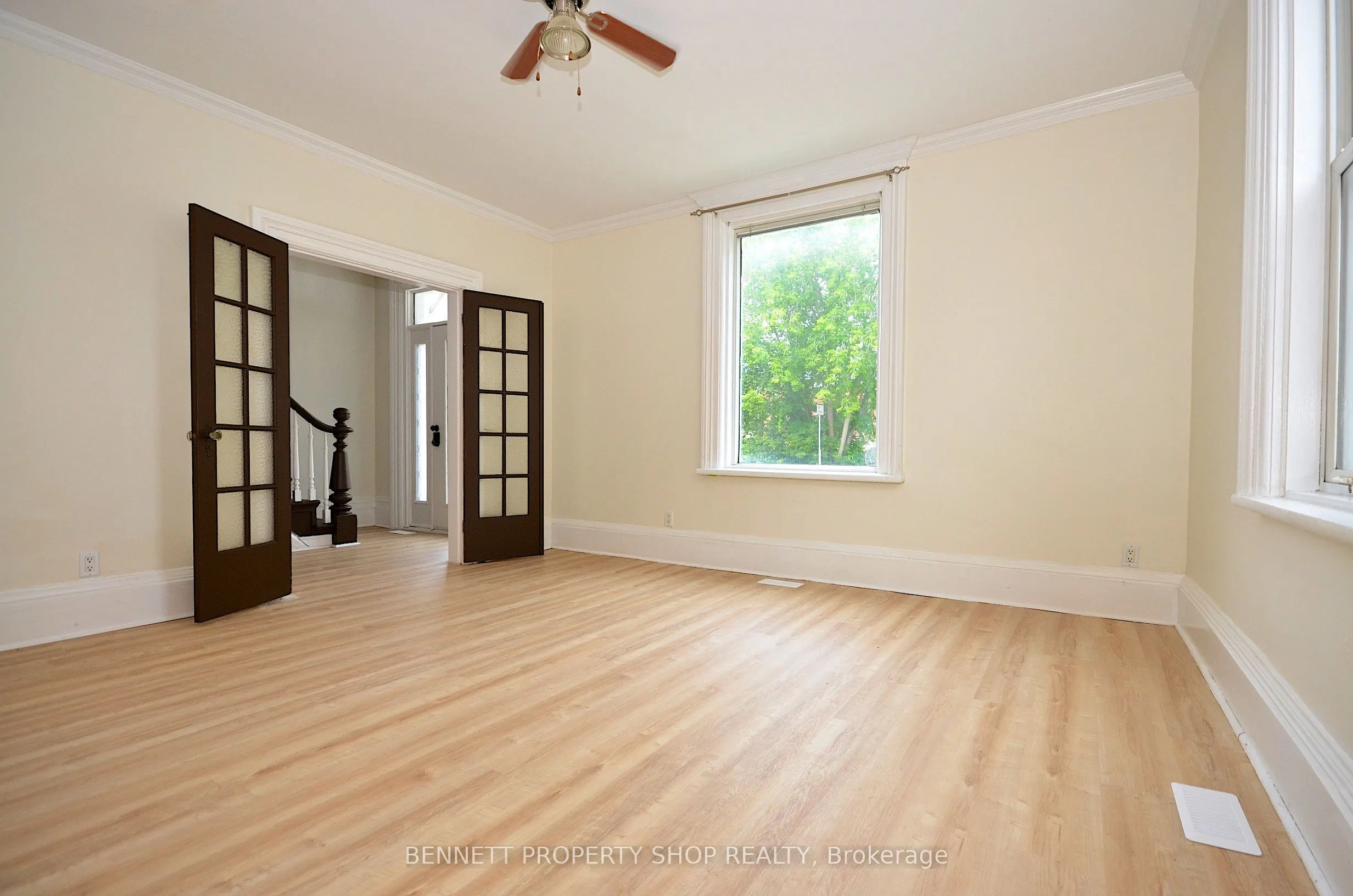 15 Daniel Street N