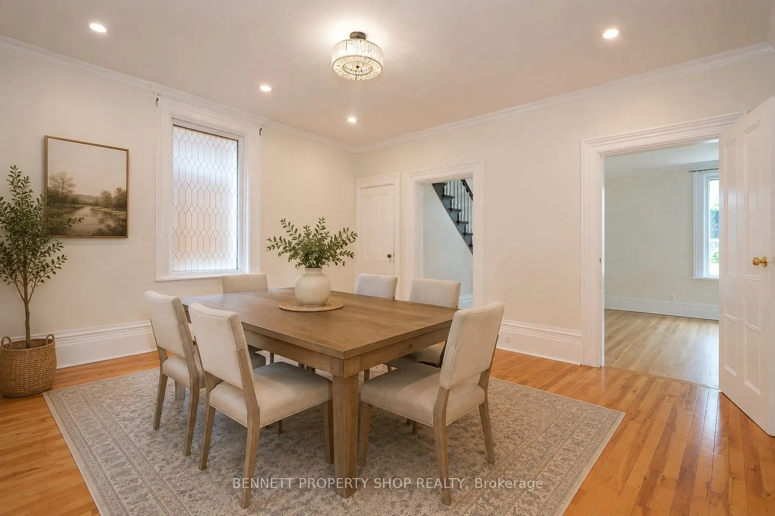 15 Daniel Street N