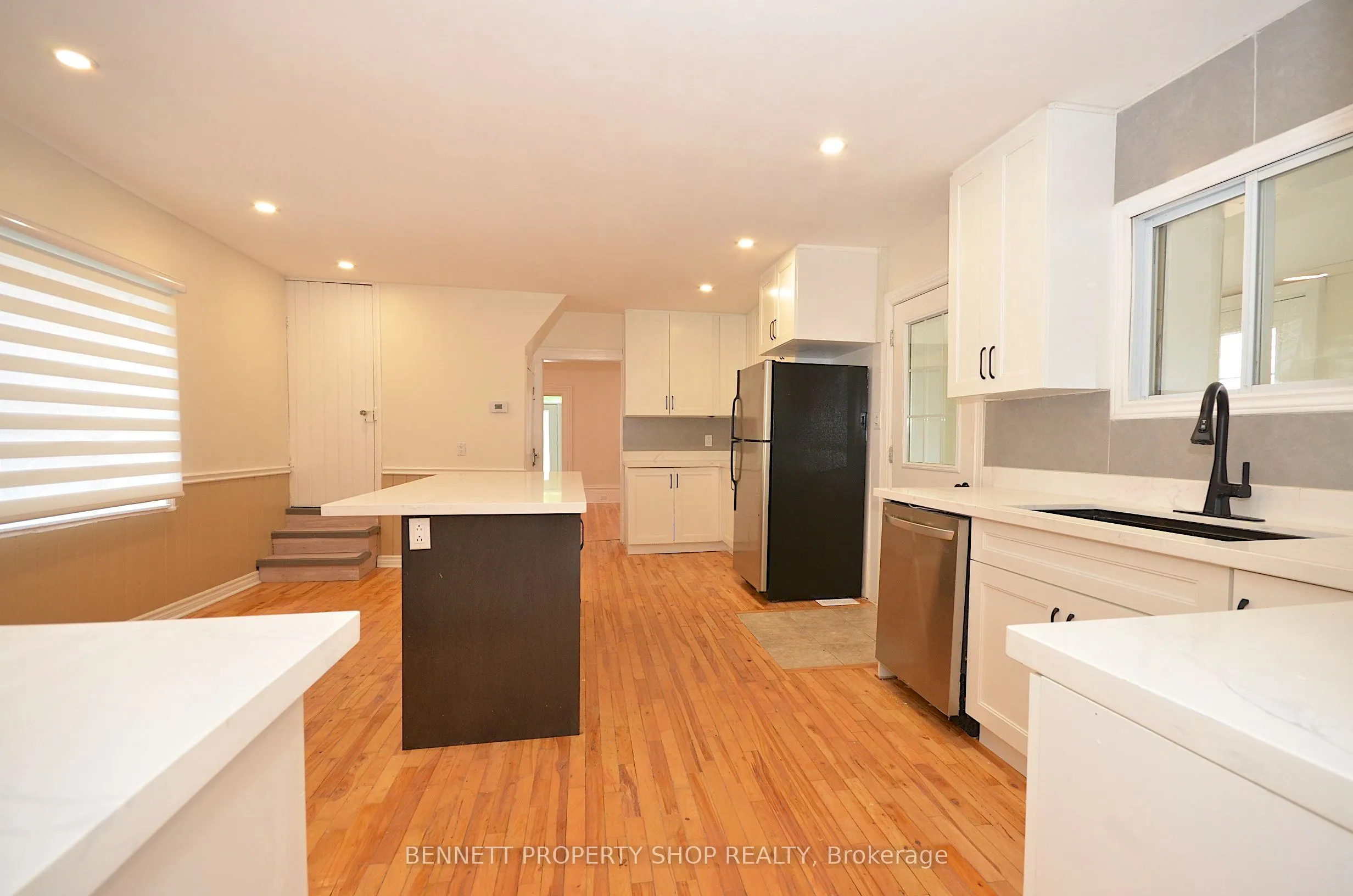 15 Daniel Street N