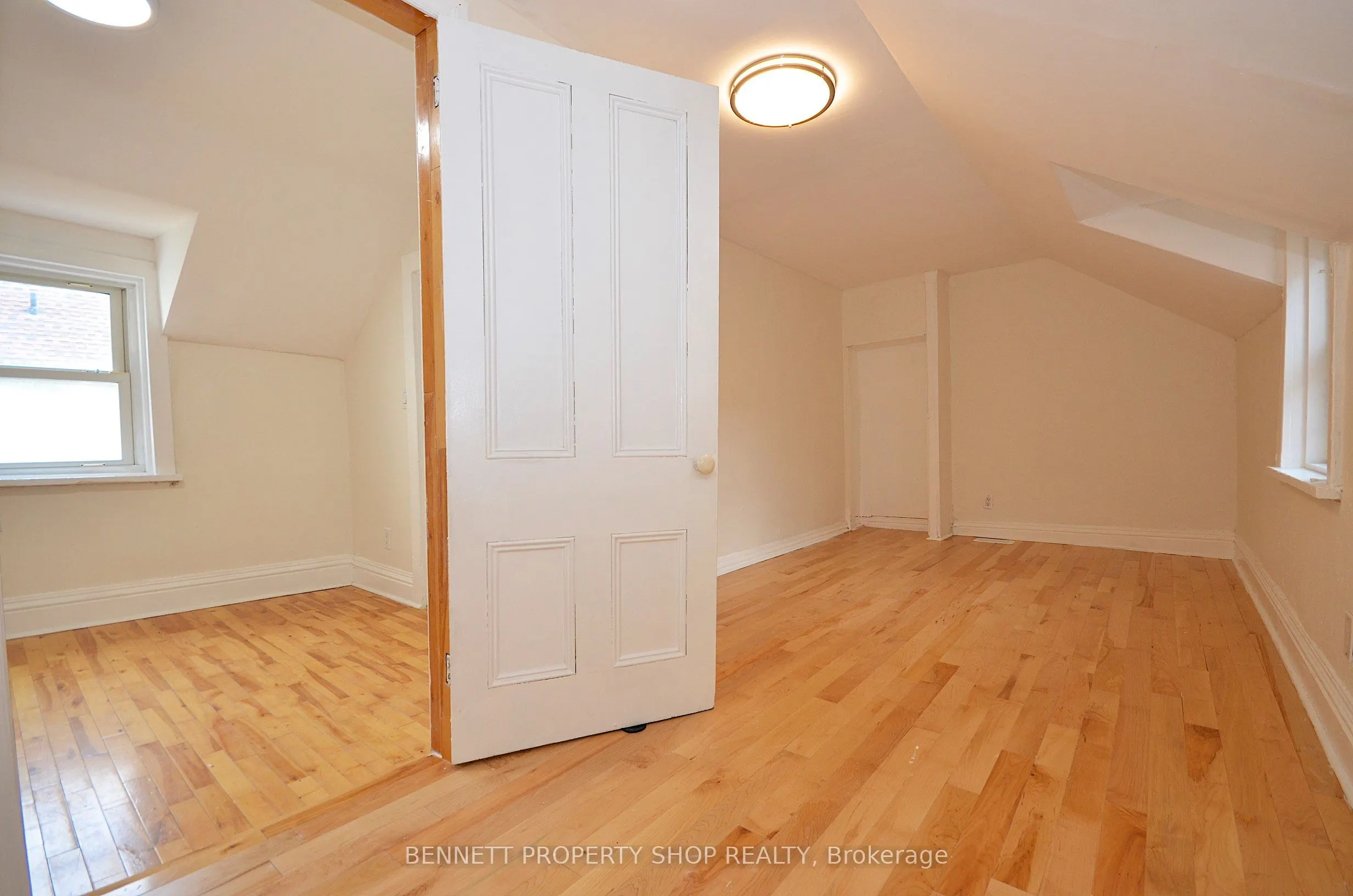 15 Daniel Street N