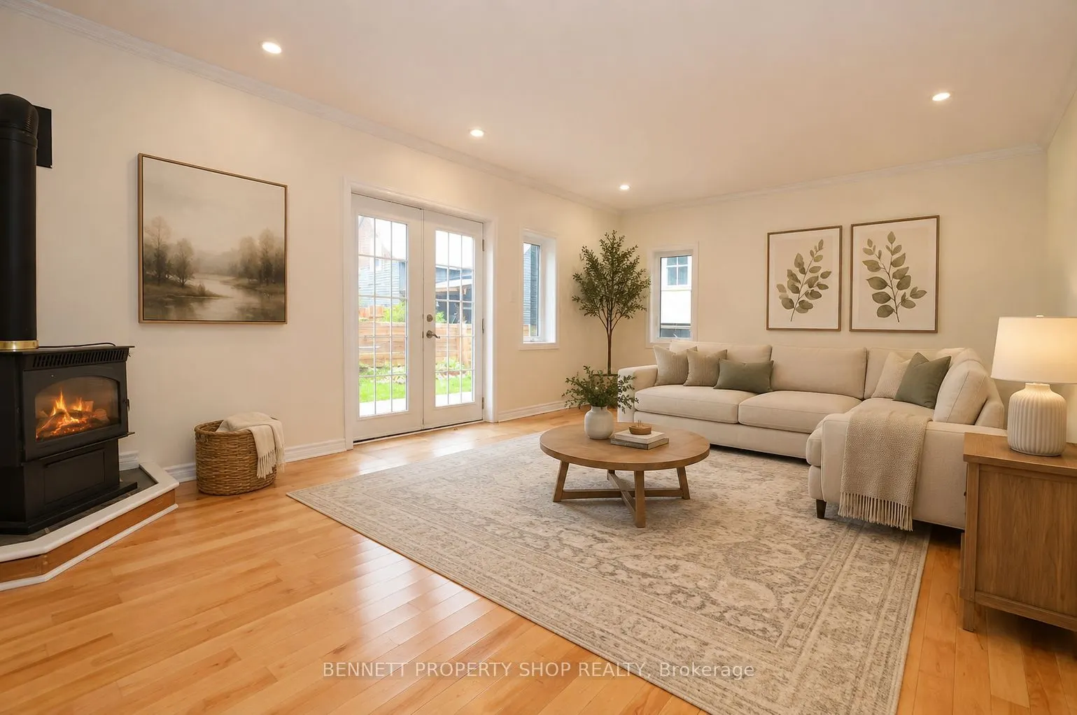 15 Daniel Street N