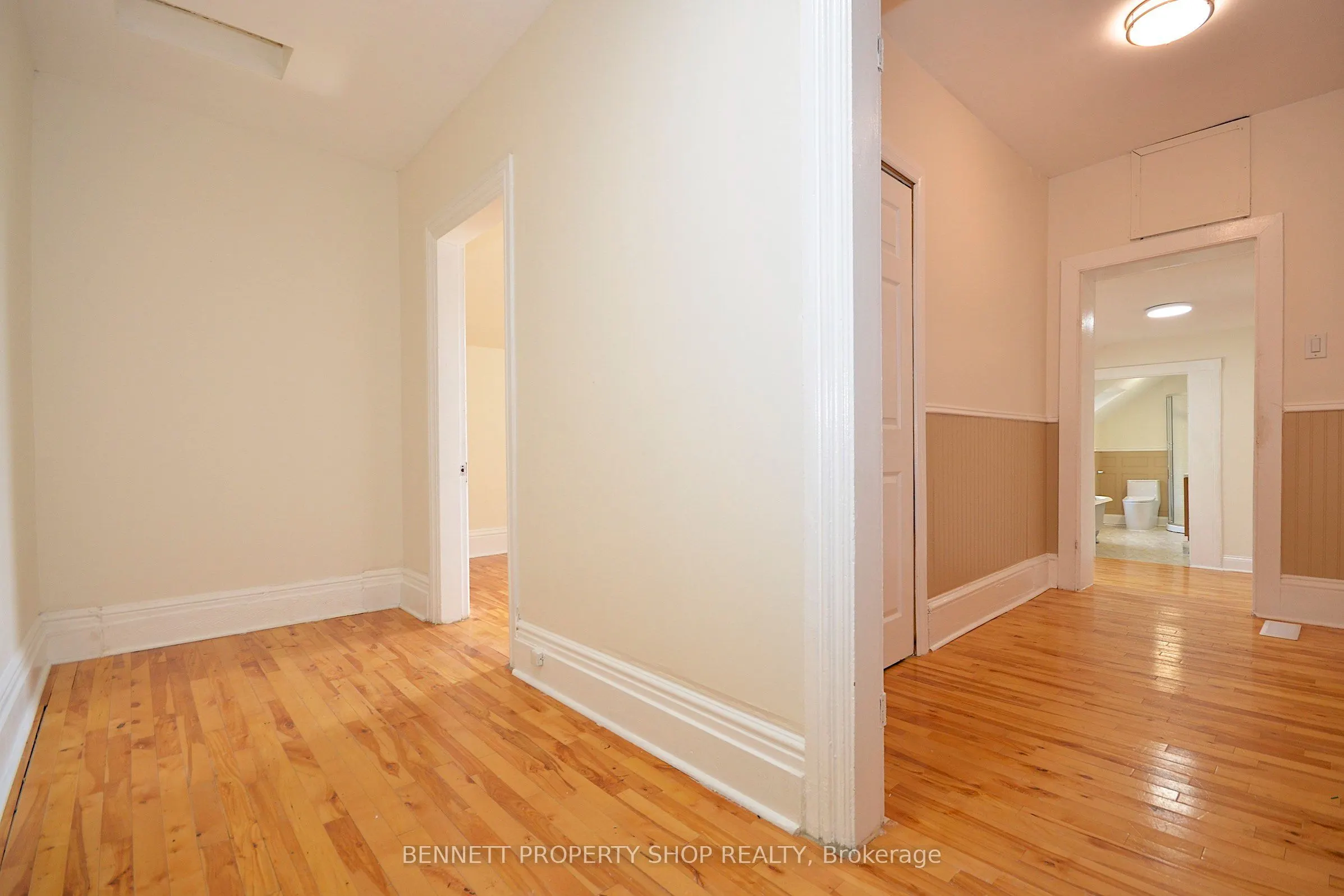 15 Daniel Street N