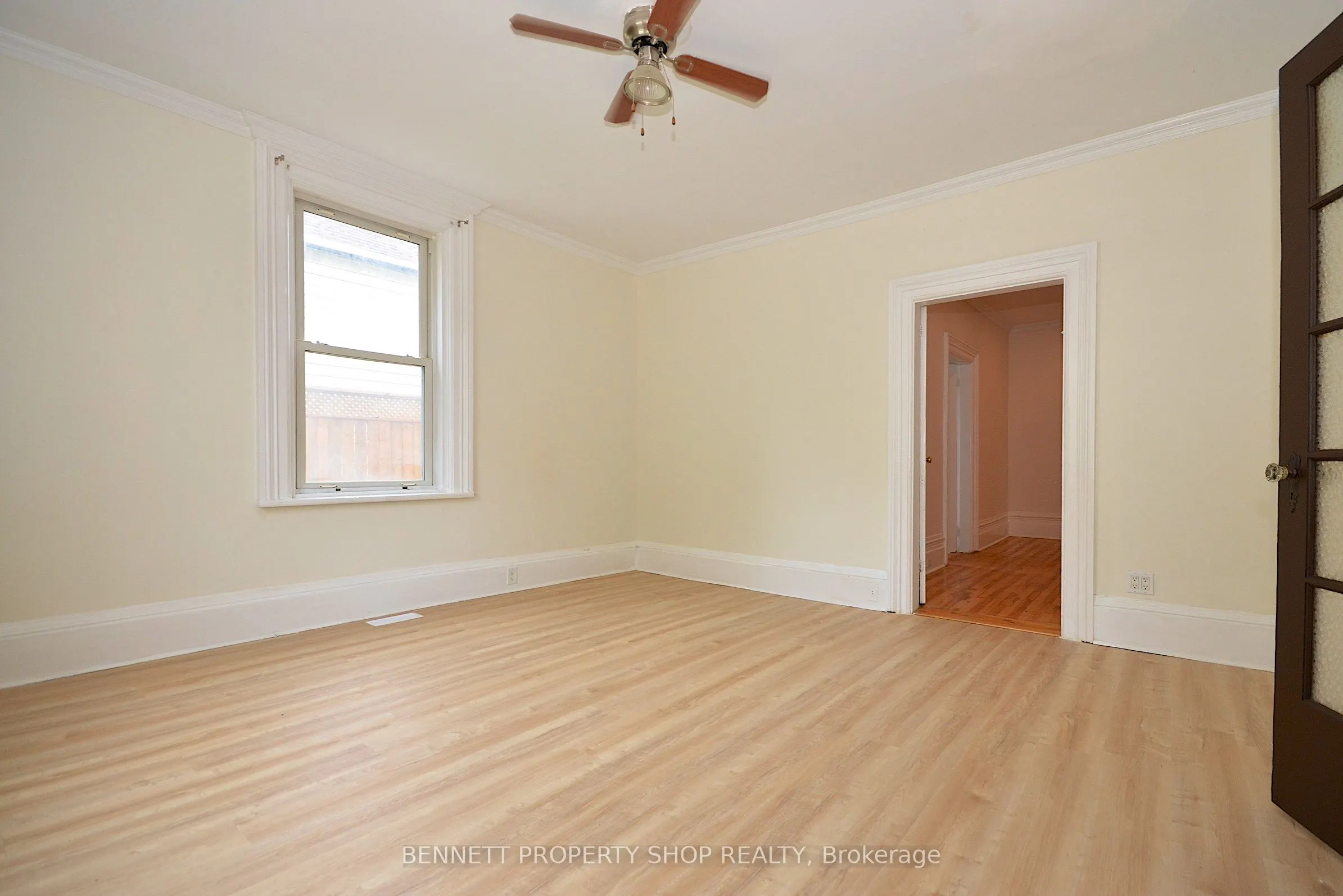15 Daniel Street N