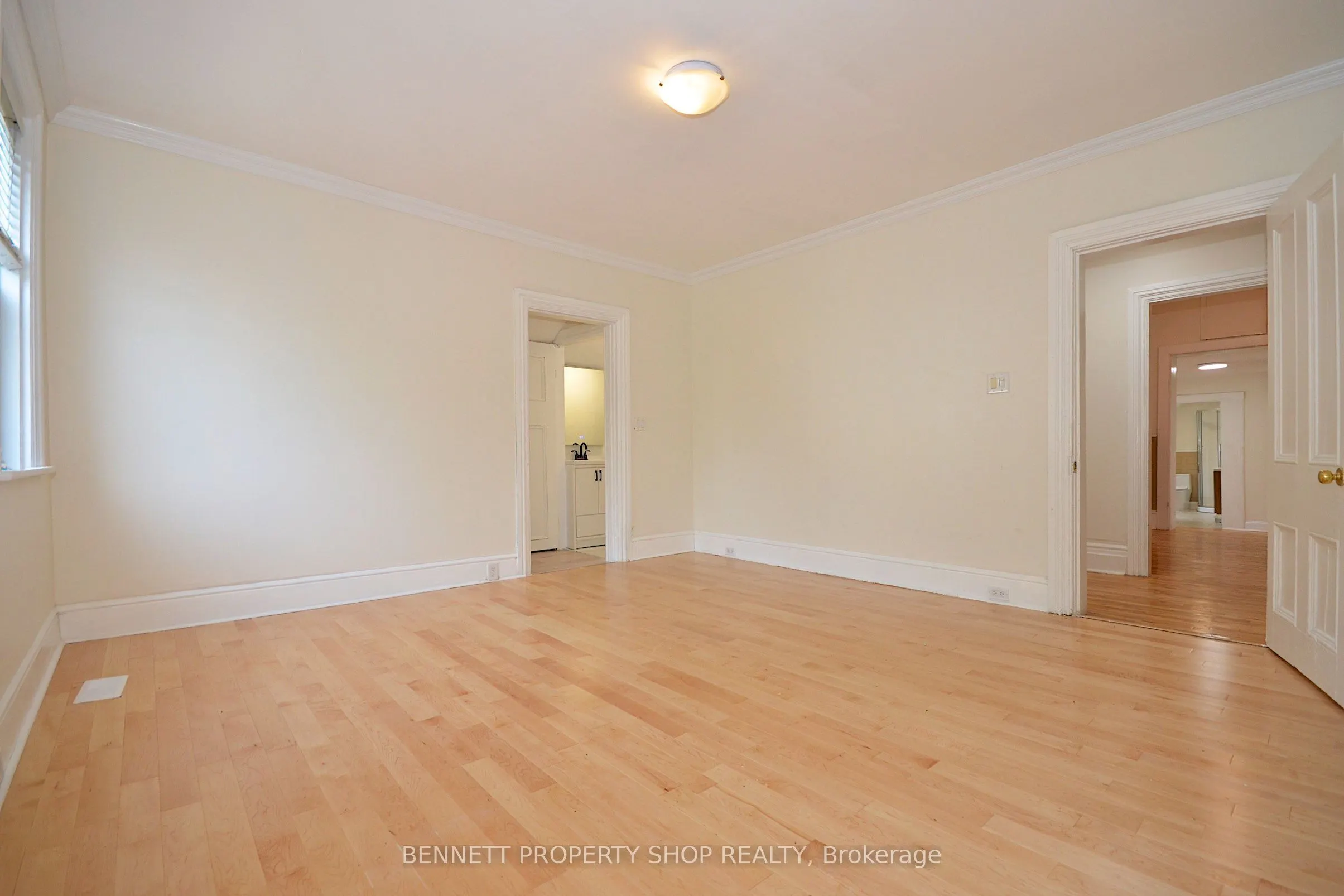 15 Daniel Street N