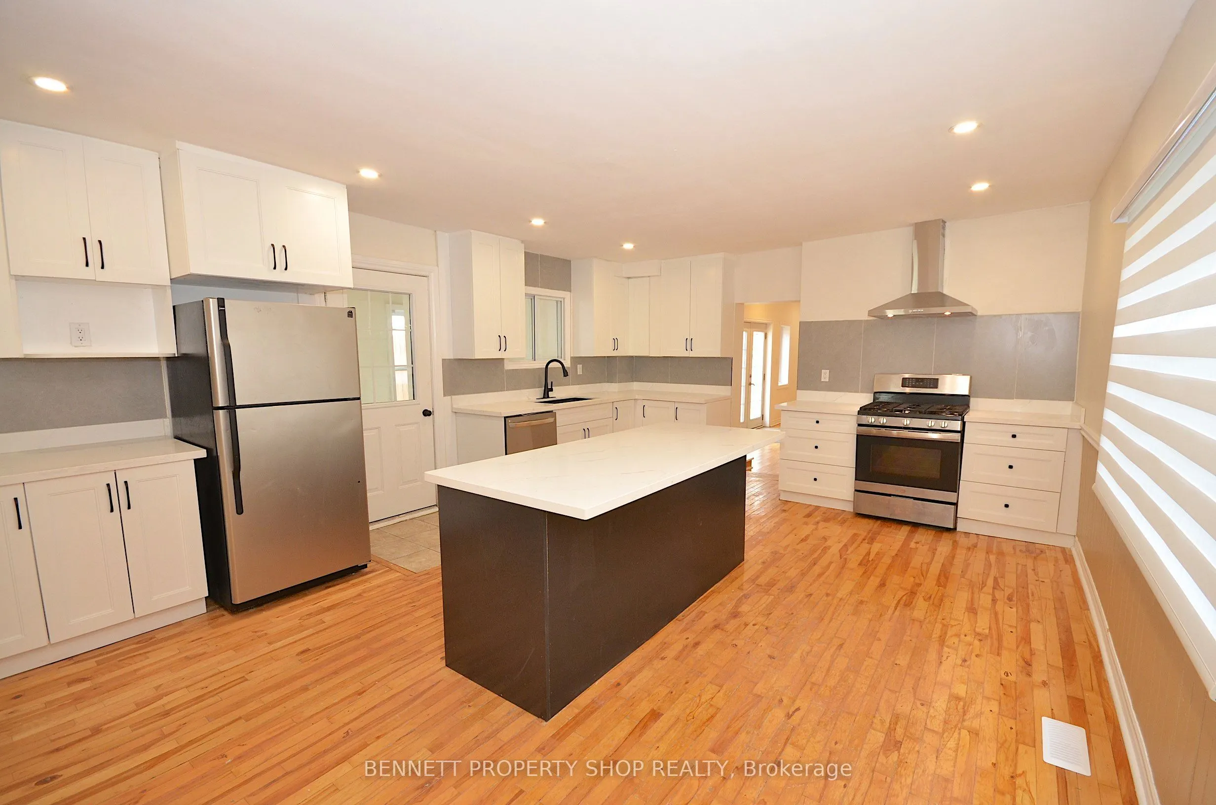 15 Daniel Street N