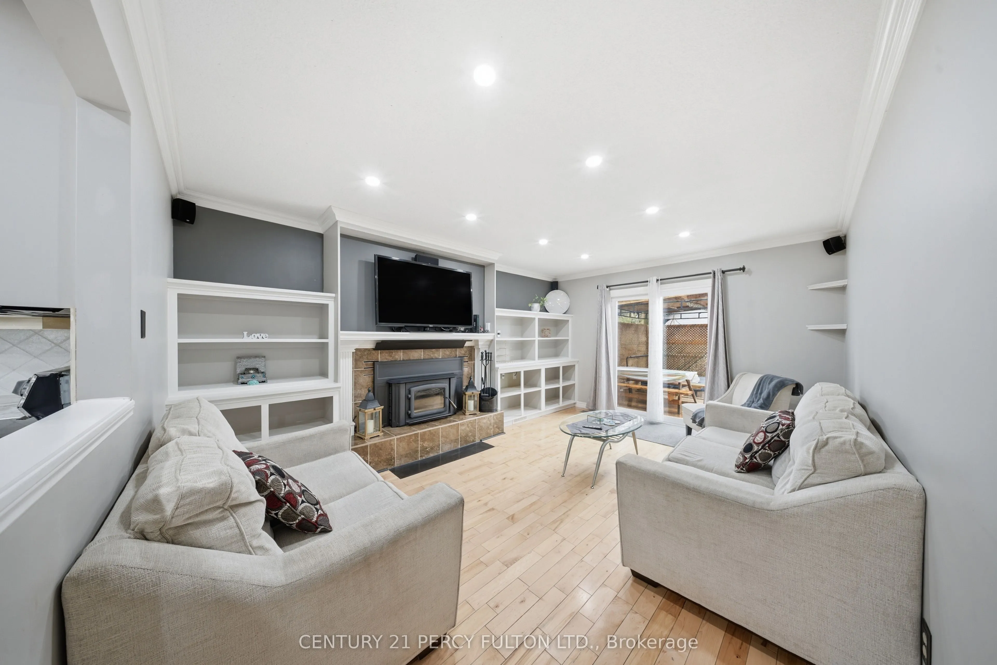 1853 Mapleridge Drive