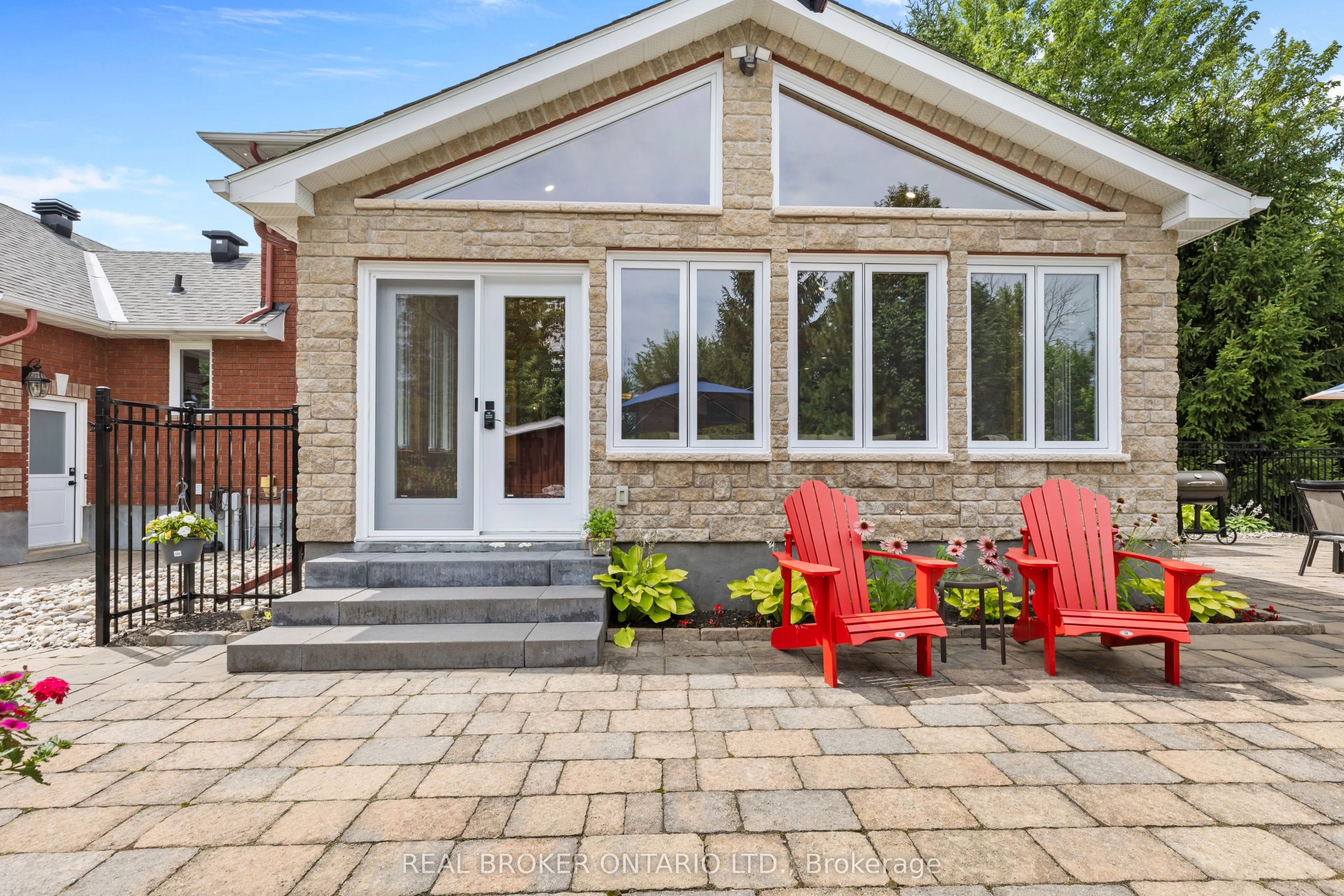 27 Garrison Drive