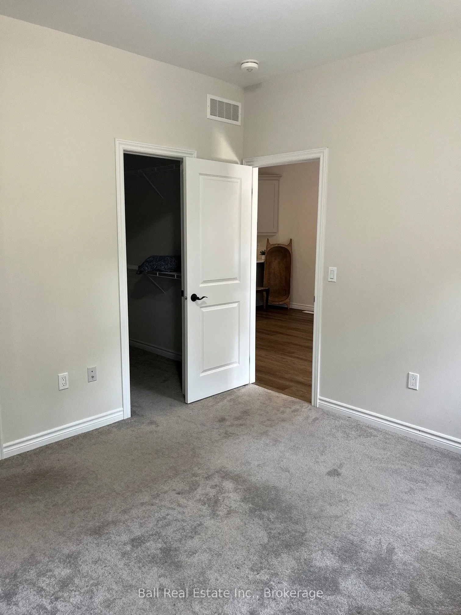 13 Carrick Street S
