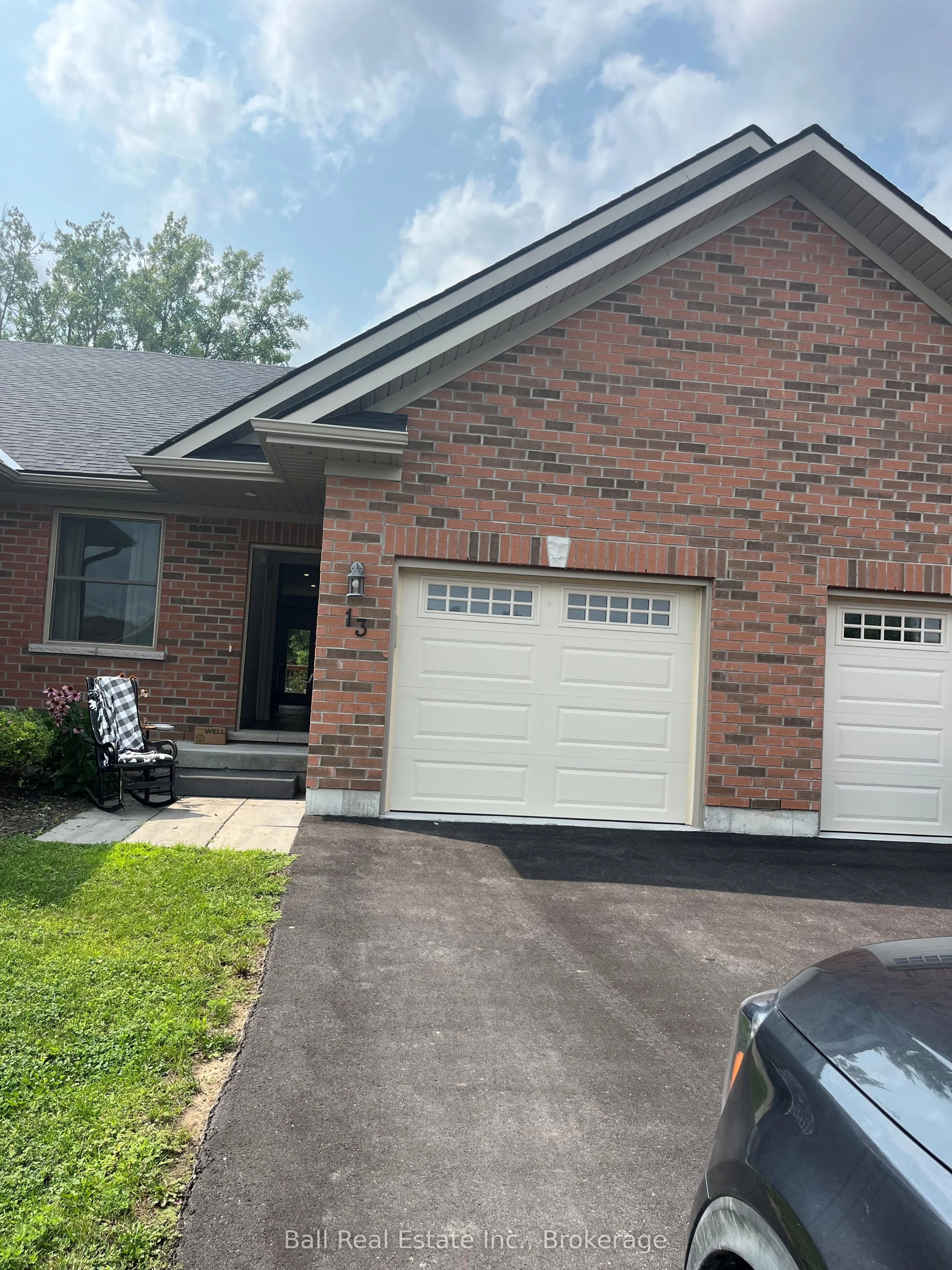 13 Carrick Street S