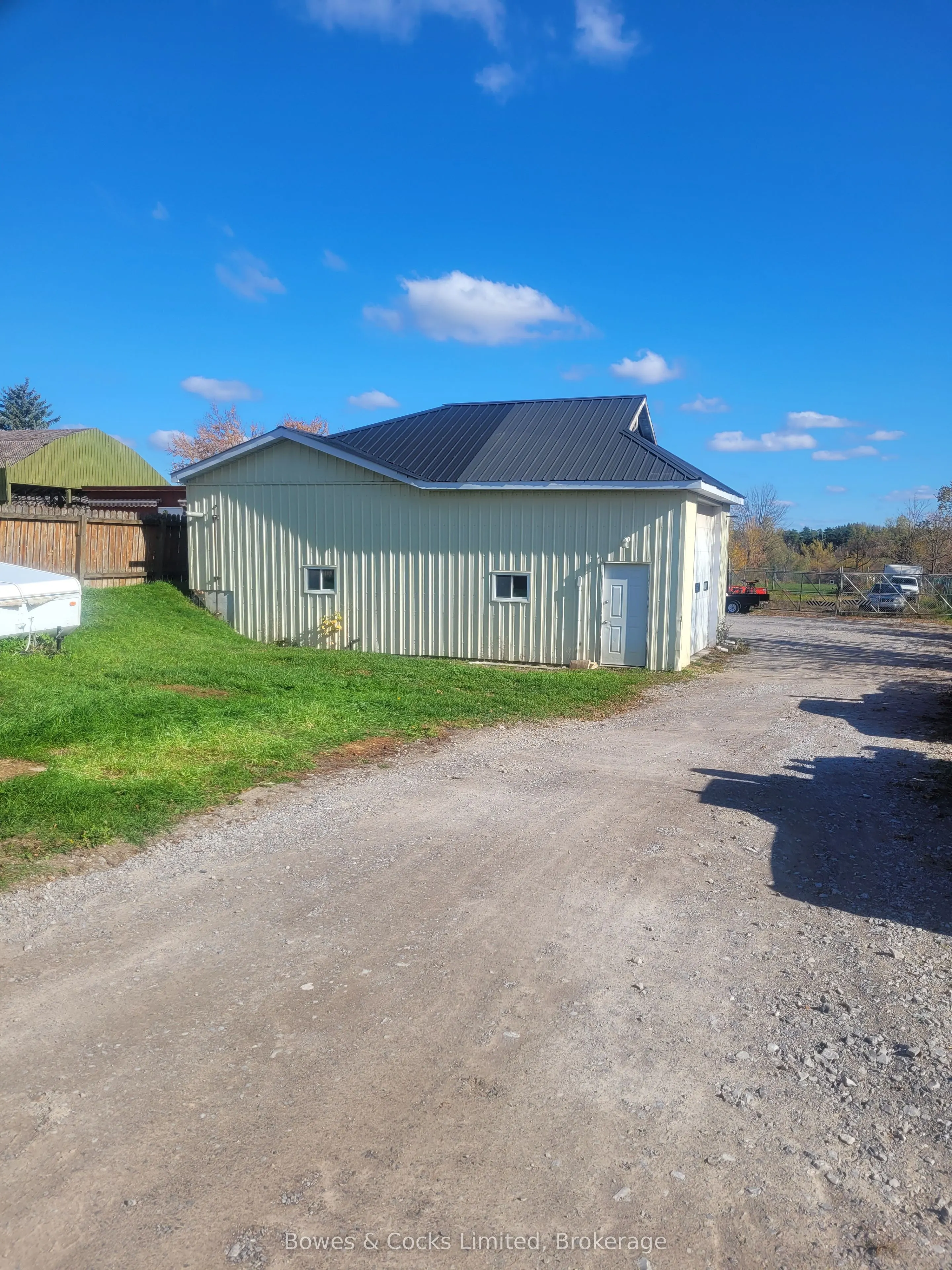 200 Lindsay Street S