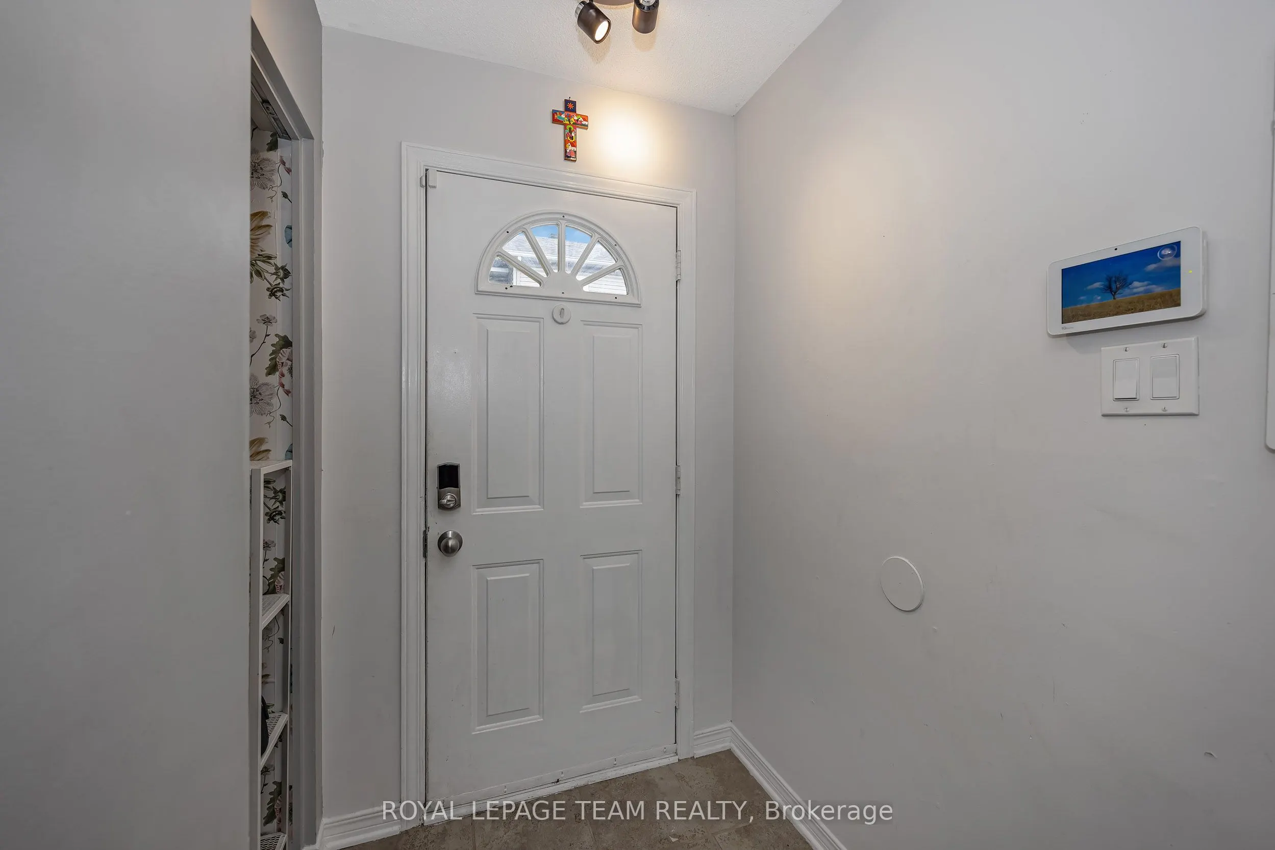583 Tweedsmuir Avenue #9
