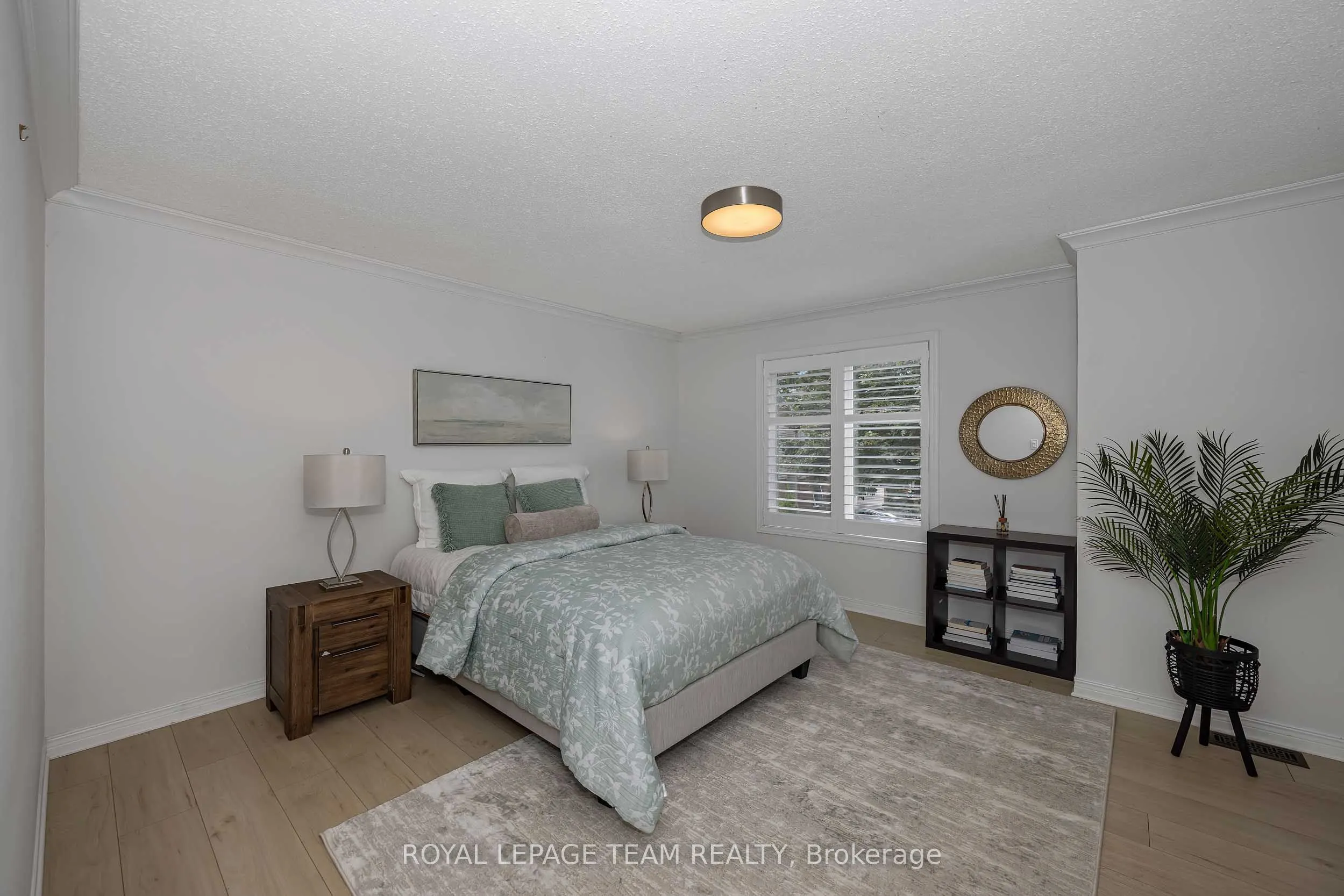 583 Tweedsmuir Avenue #9