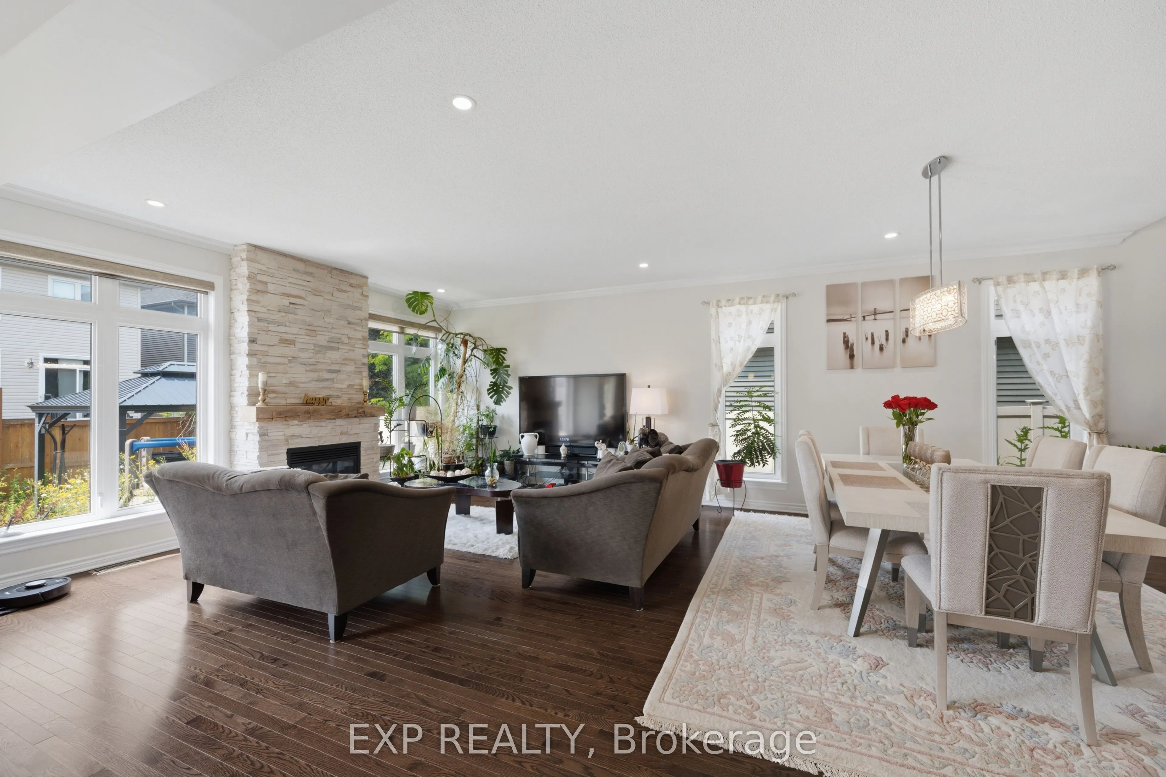 273 Gracewood Crescent