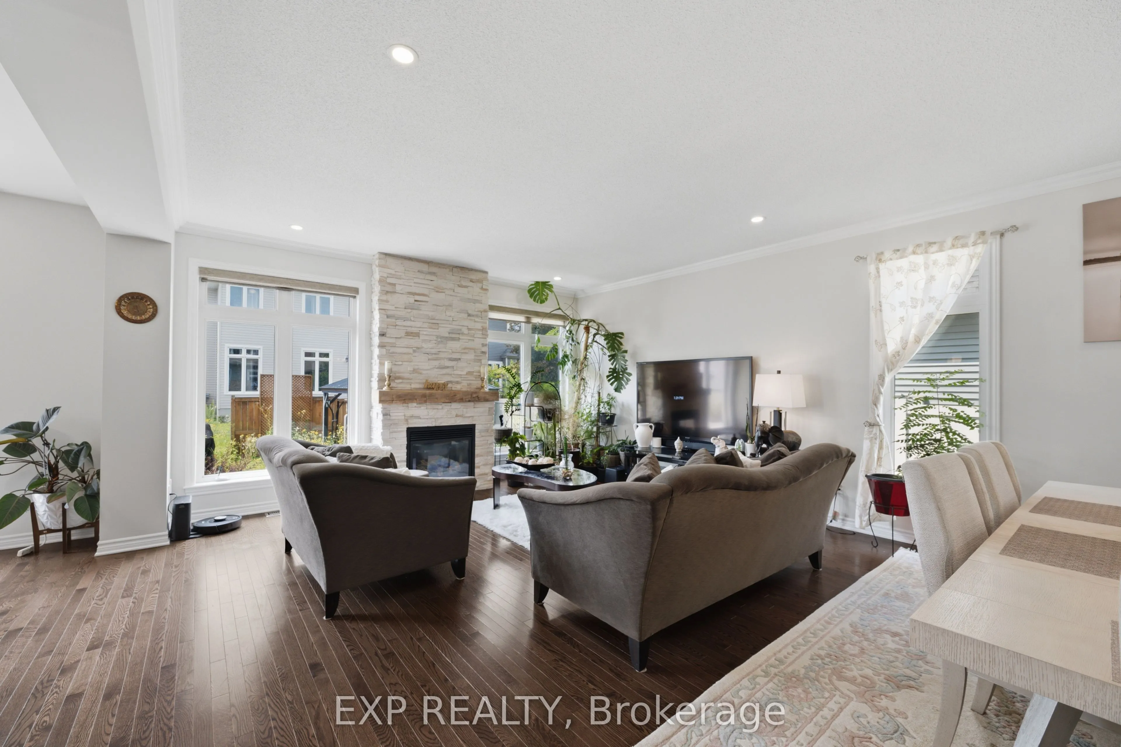 273 Gracewood Crescent