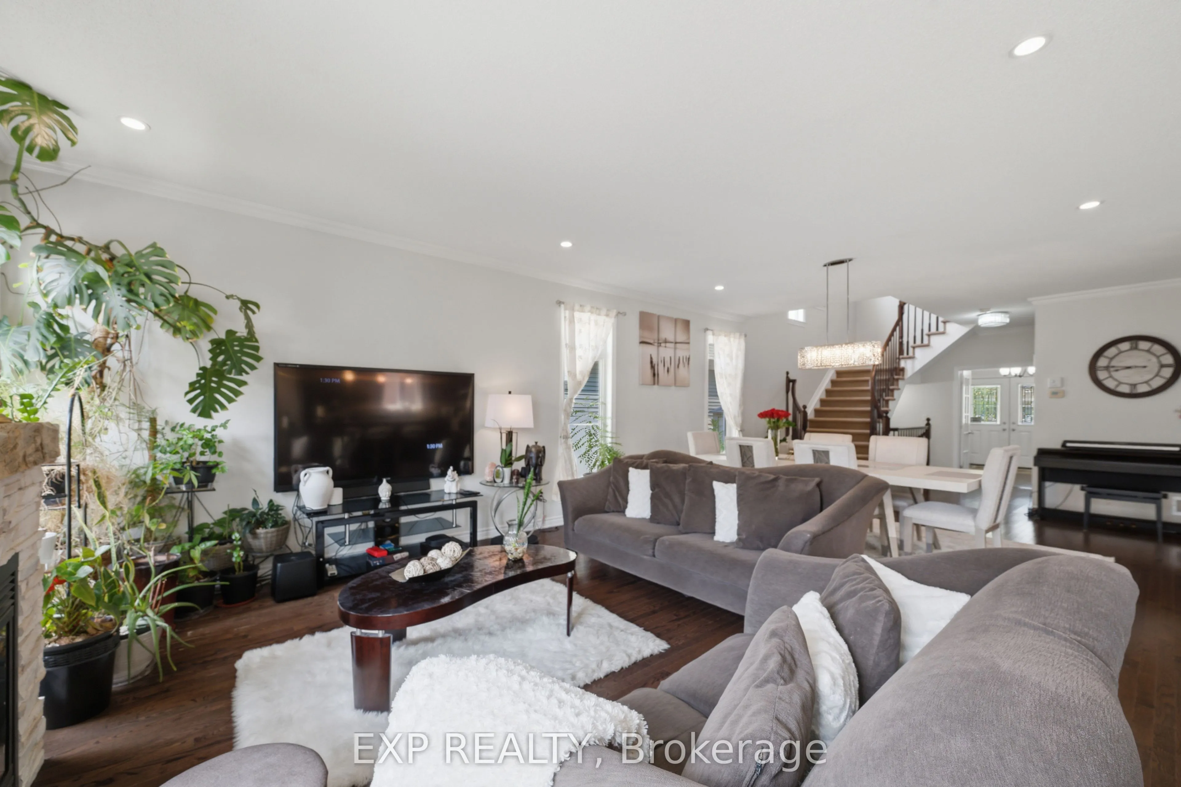 273 Gracewood Crescent