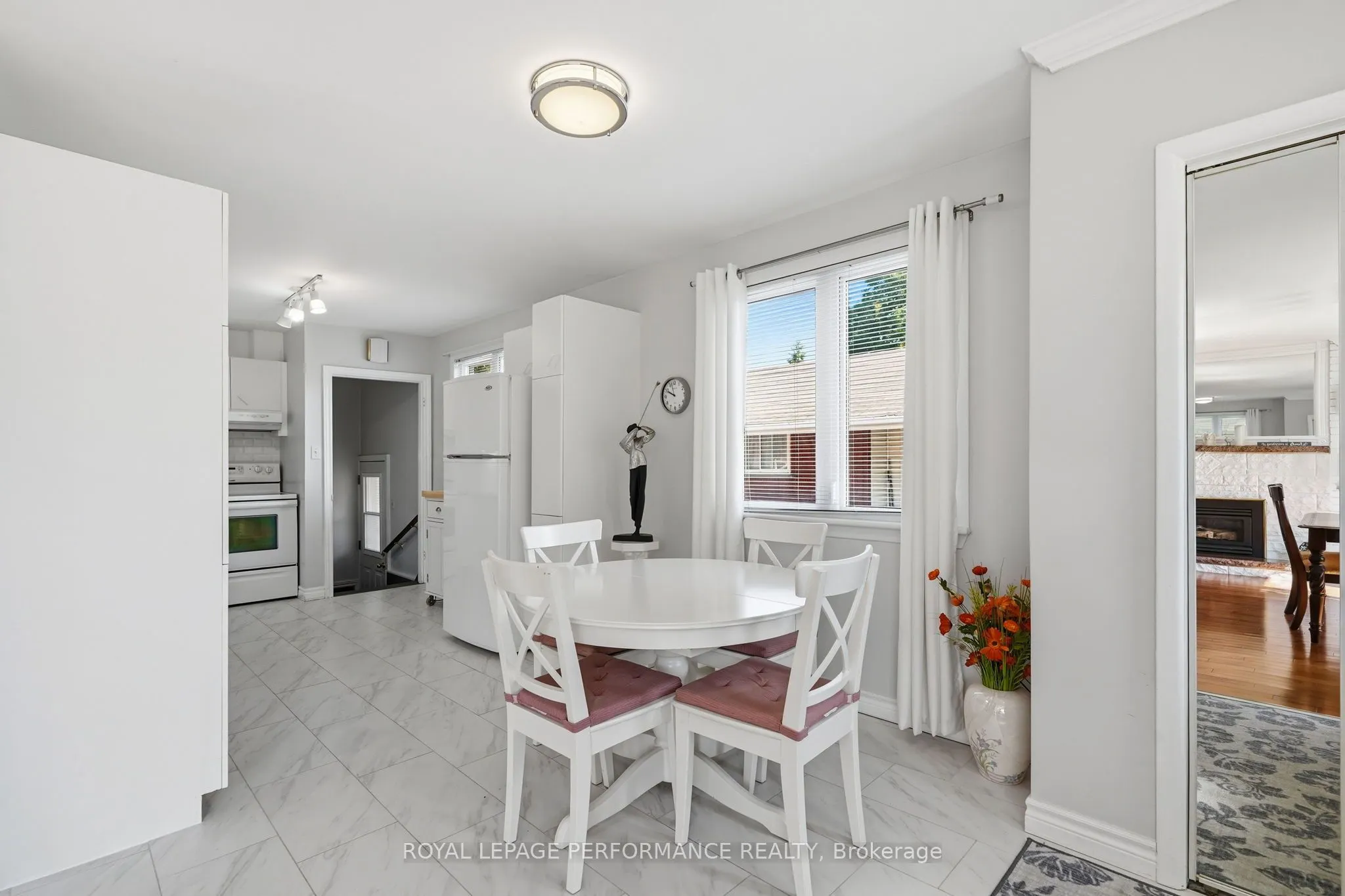 716 Cartier Boulevard