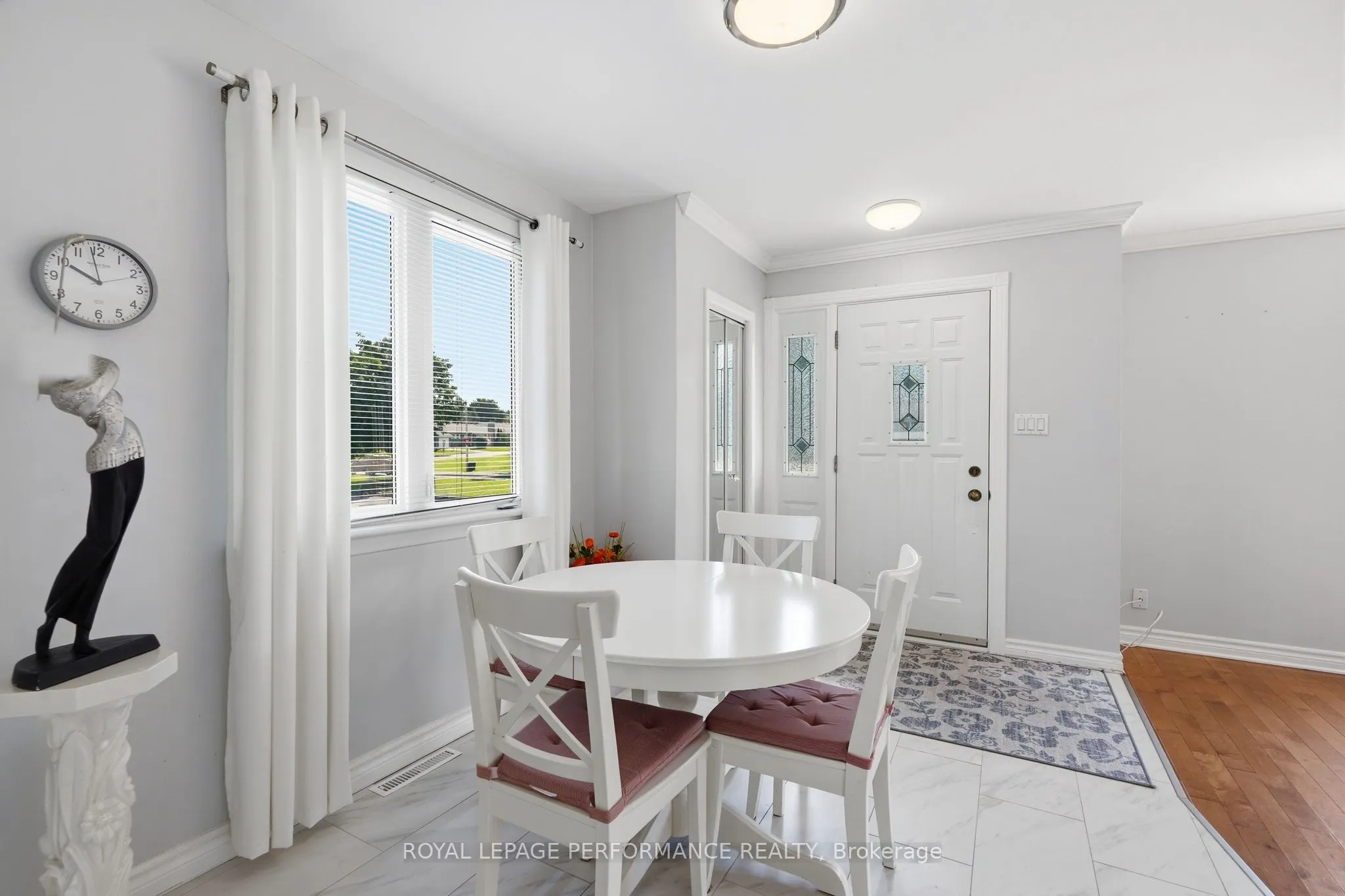 716 Cartier Boulevard