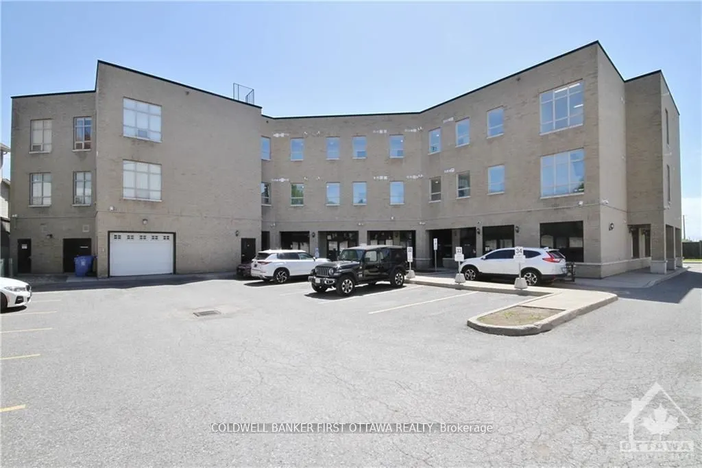 500 CLARIDGE Drive #205