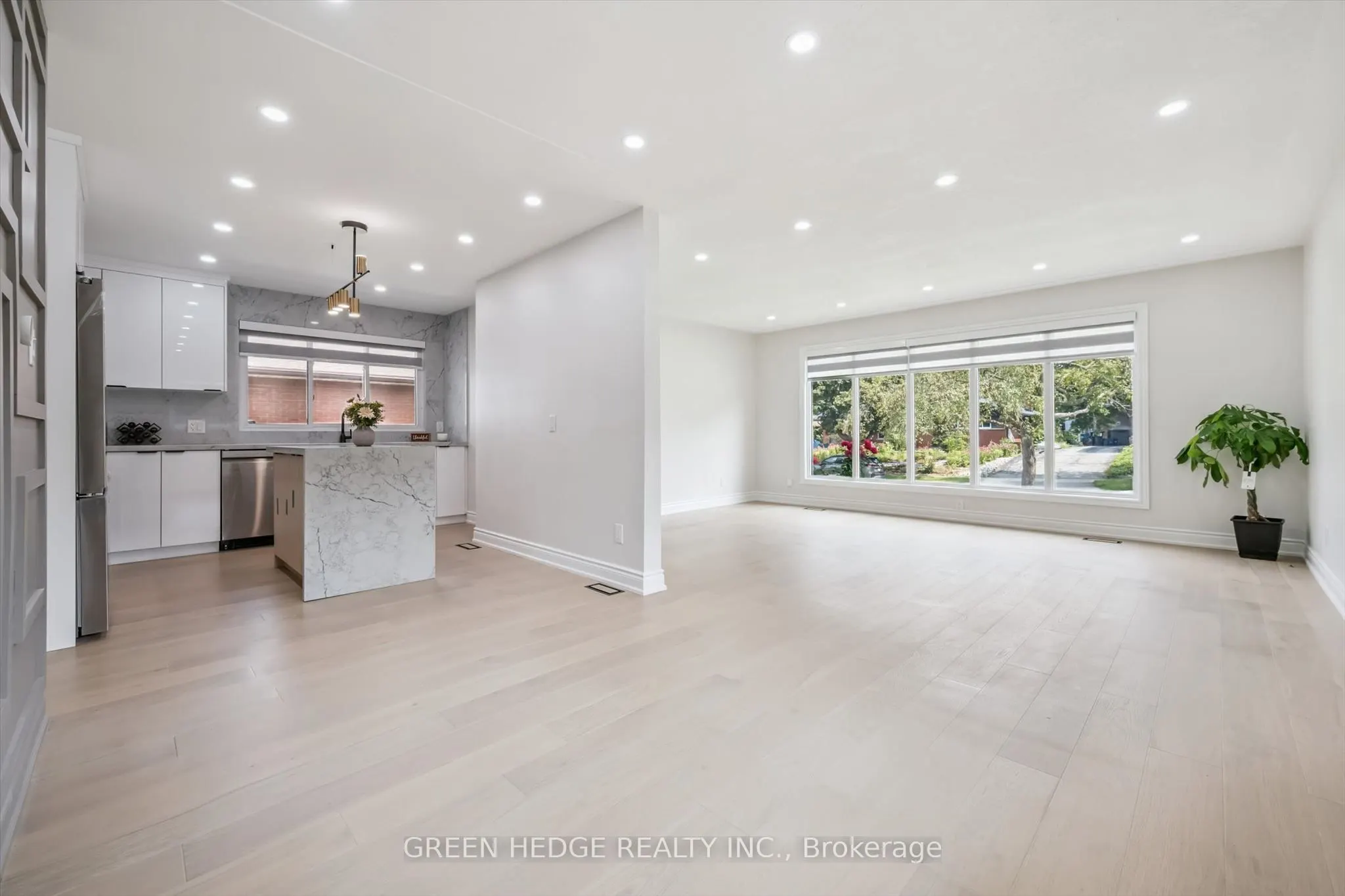 385 Village Crescent