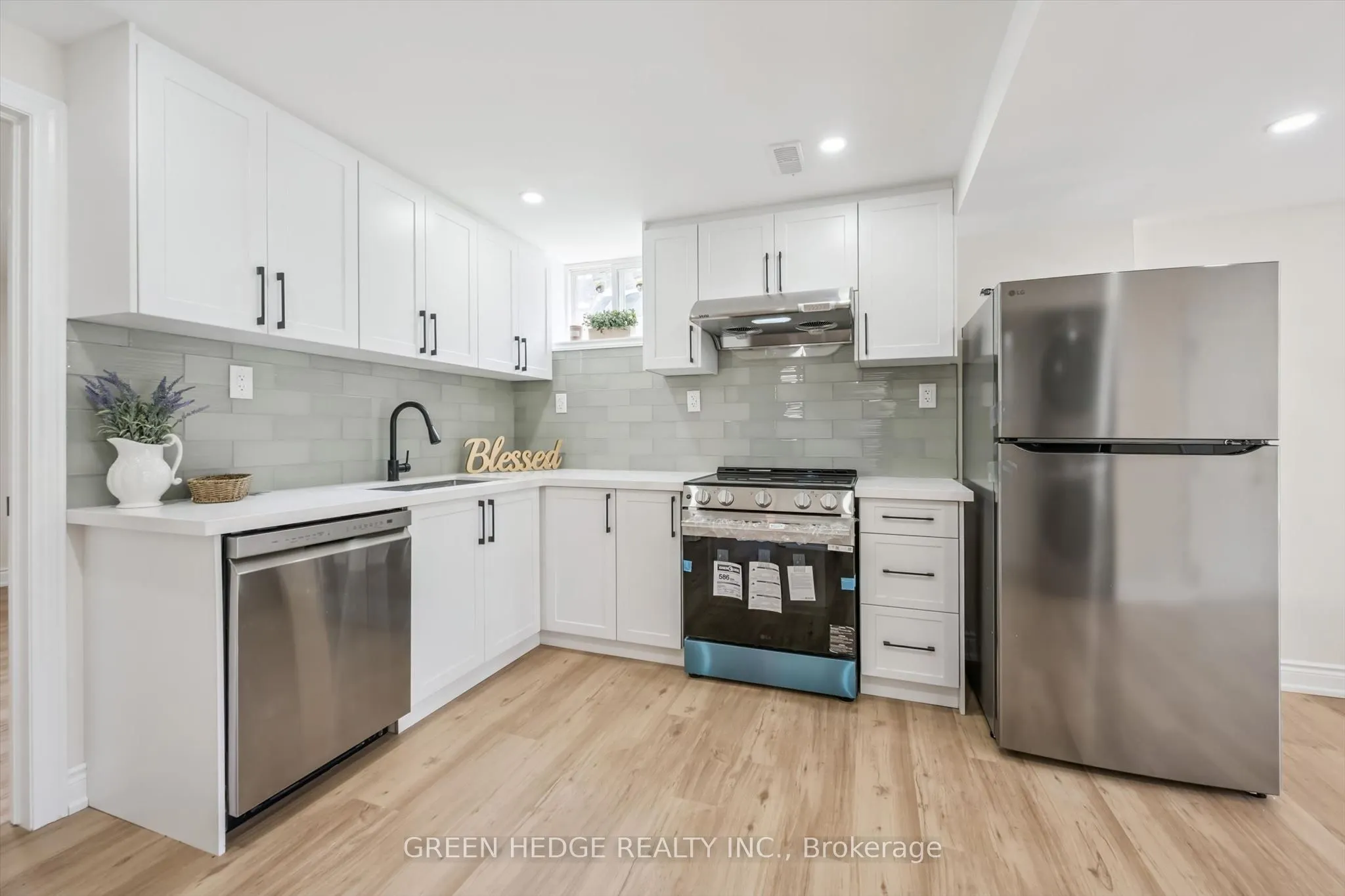 385 Village Crescent