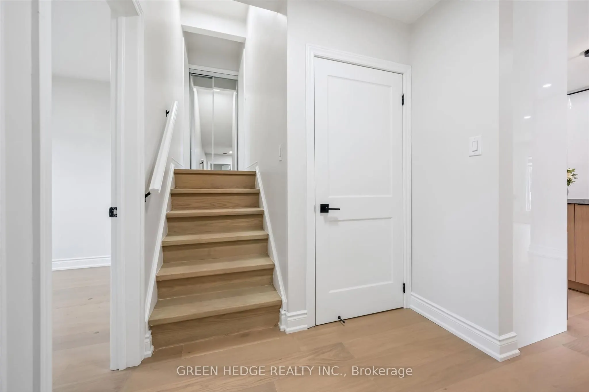 385 Village Crescent