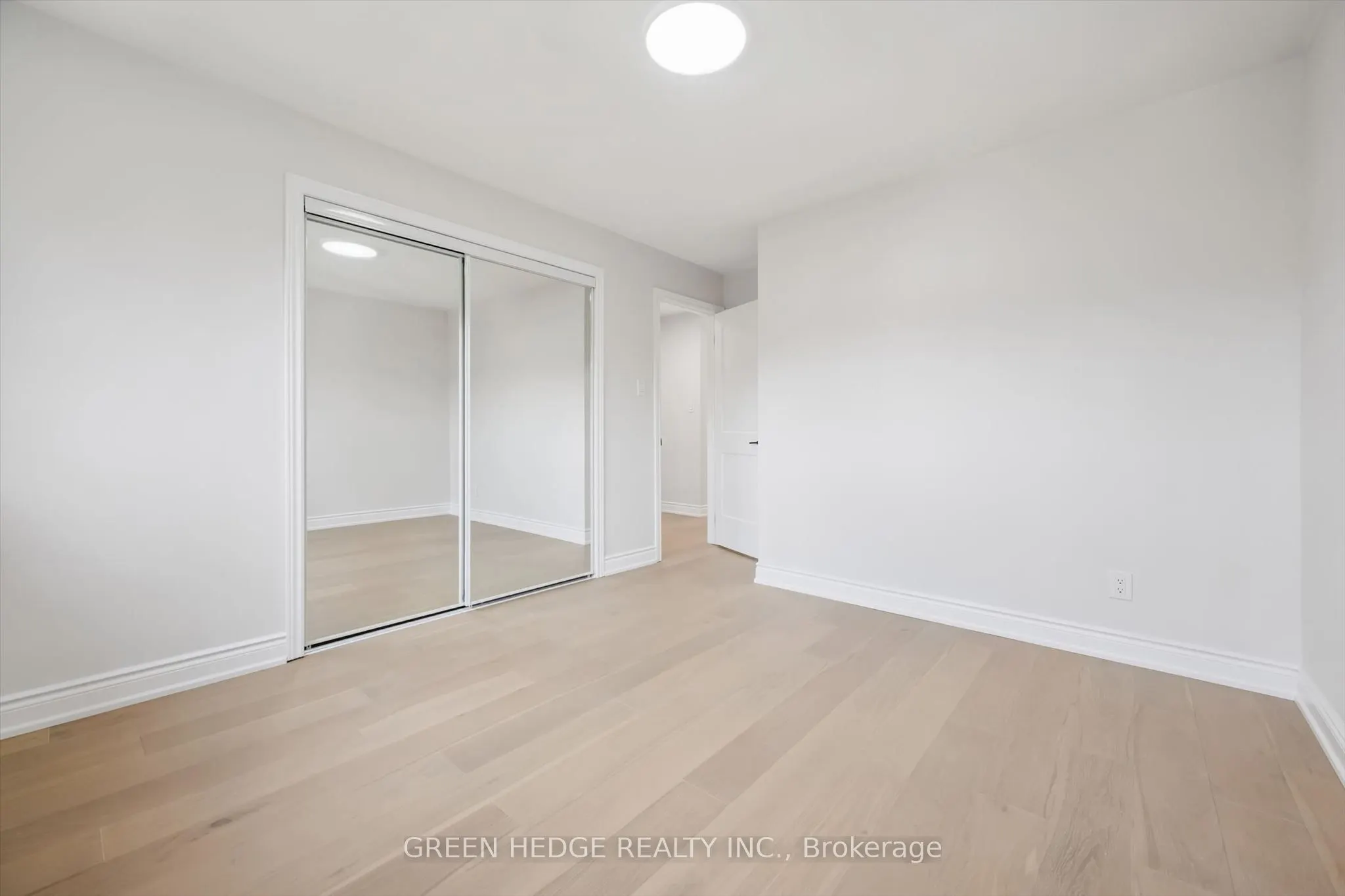 385 Village Crescent