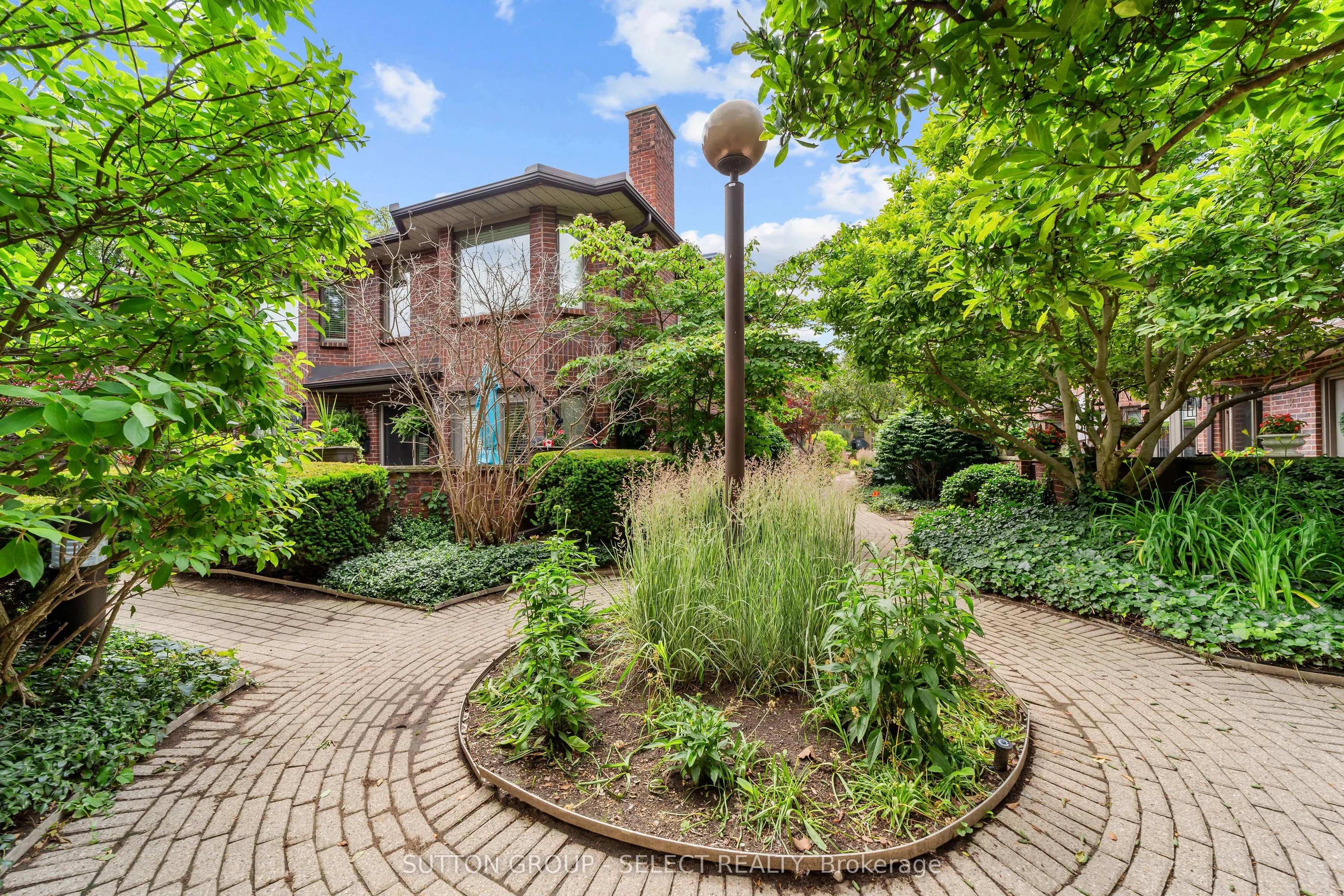 152 Albert Street #14