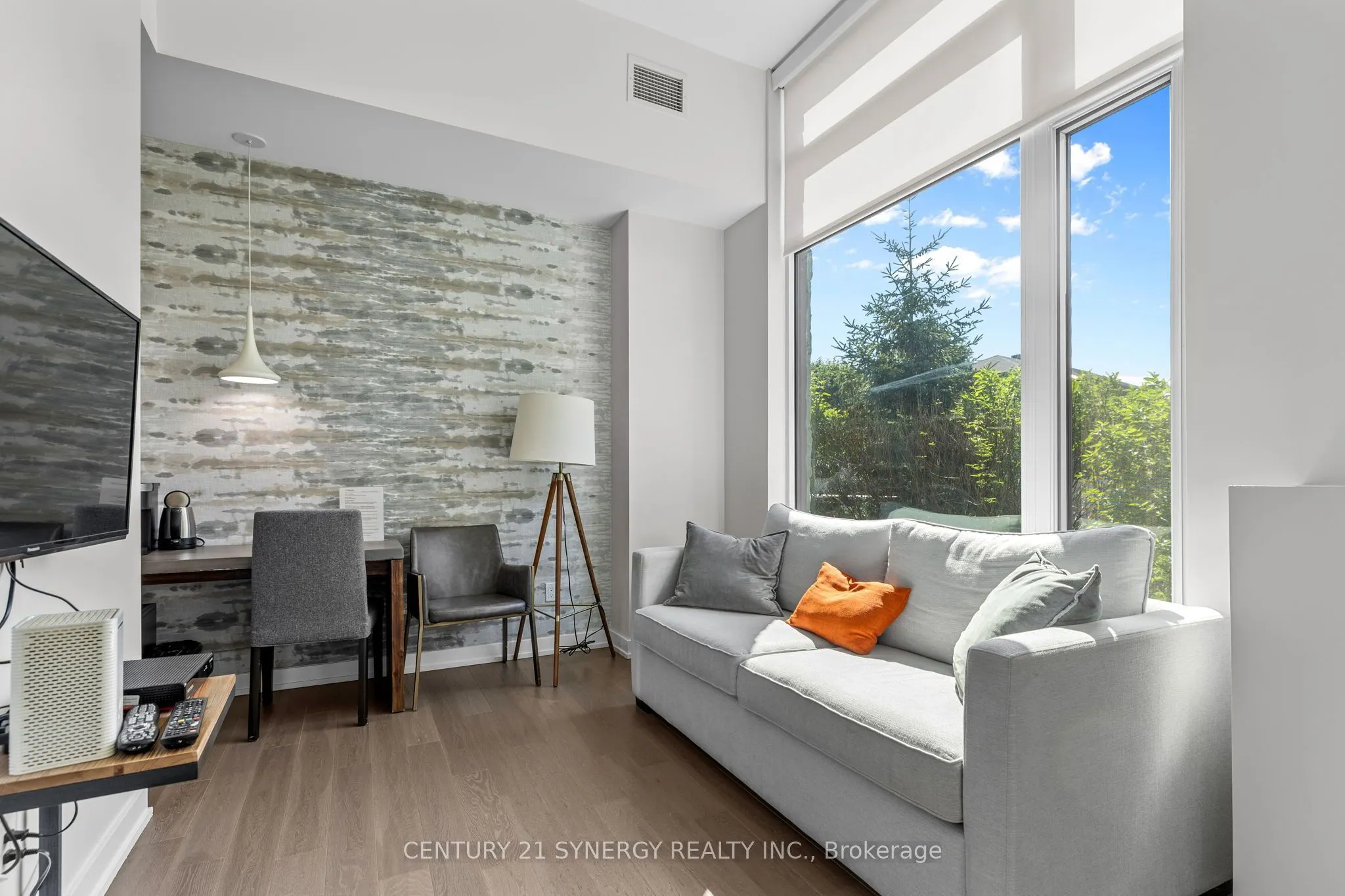570 De Mazenod Avenue #512