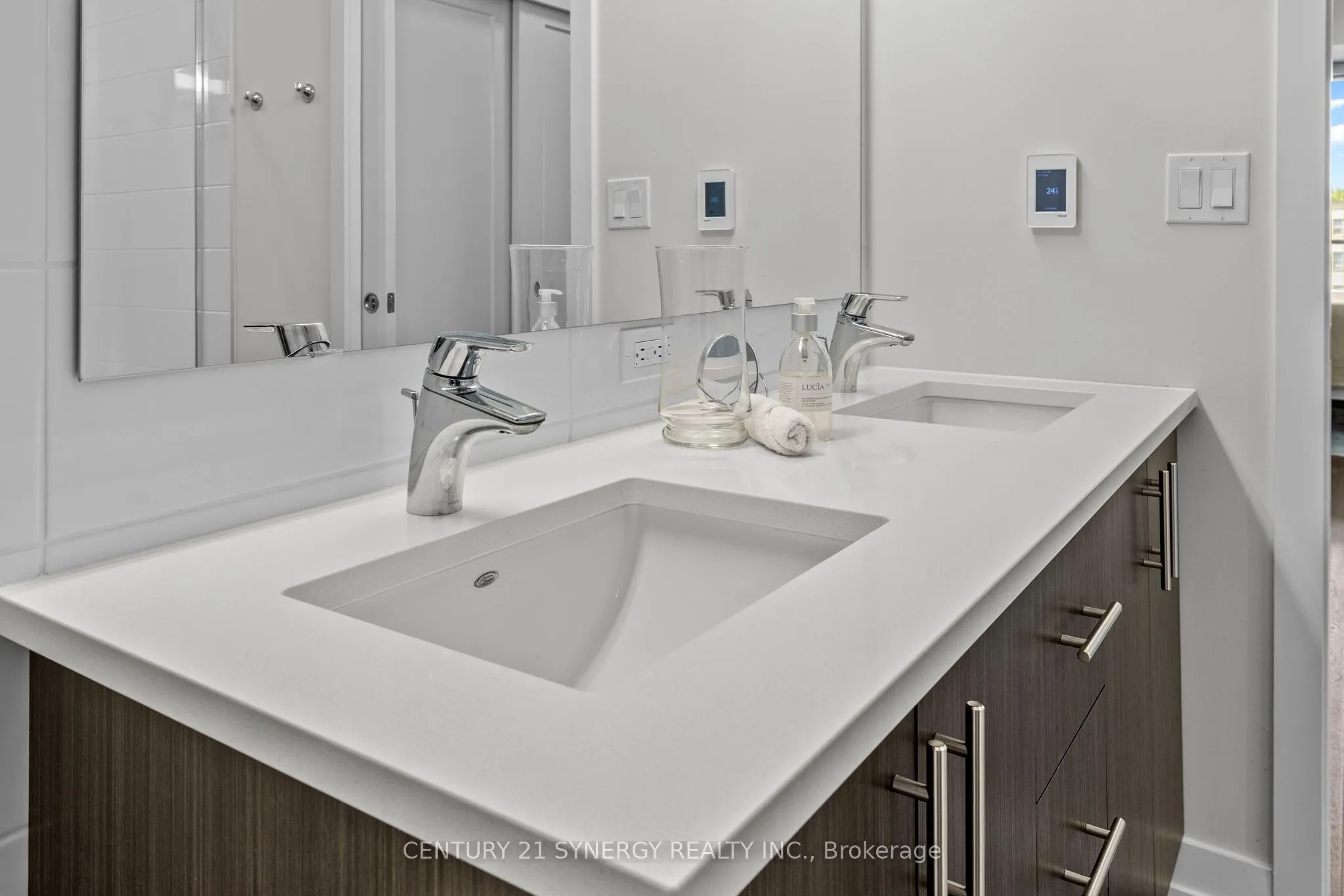 570 De Mazenod Avenue #512