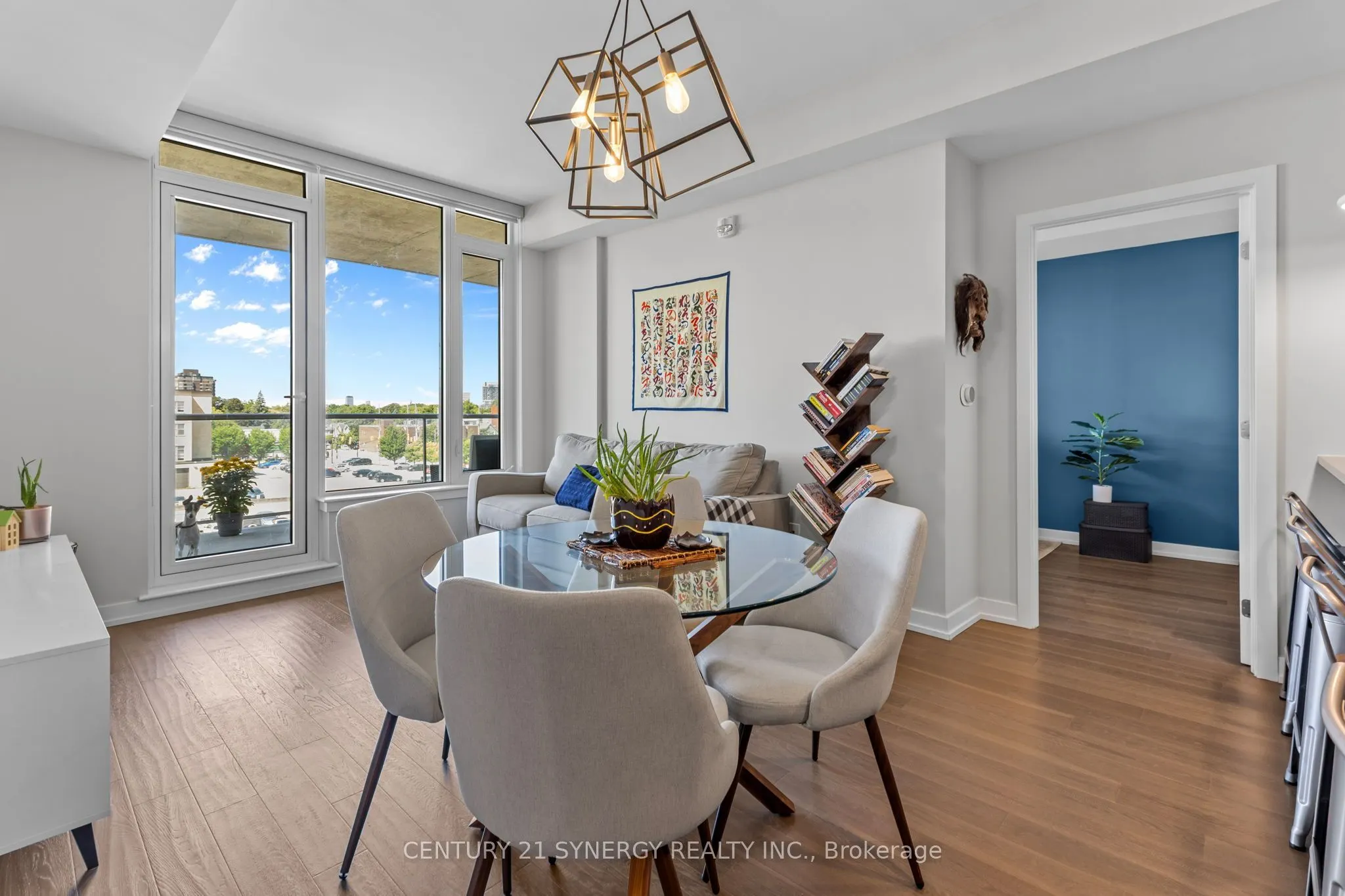 570 De Mazenod Avenue #512