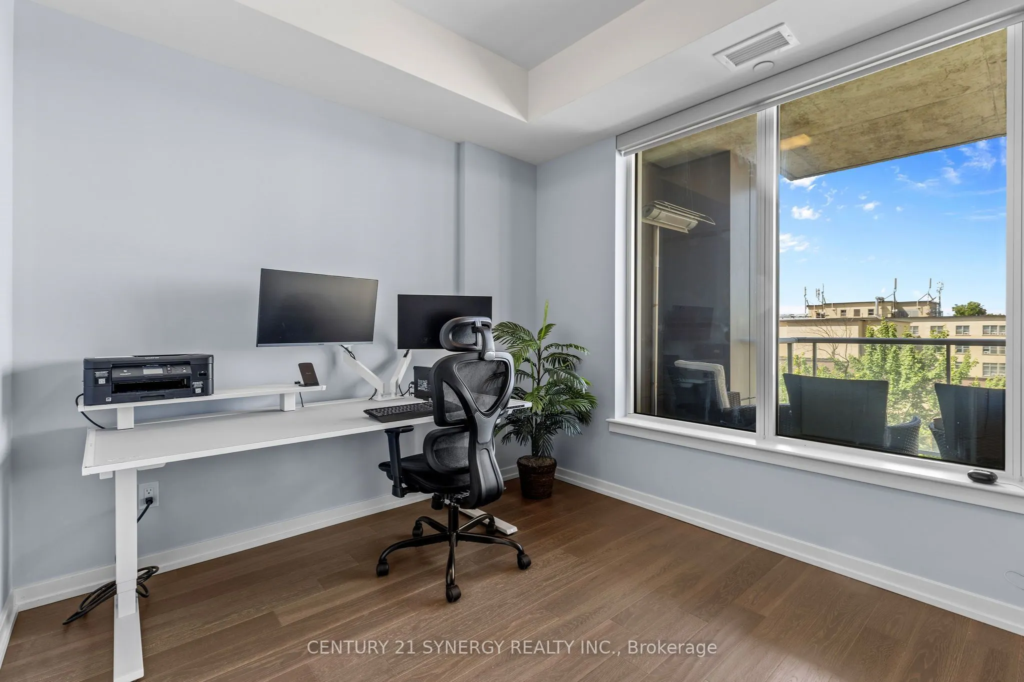 570 De Mazenod Avenue #512