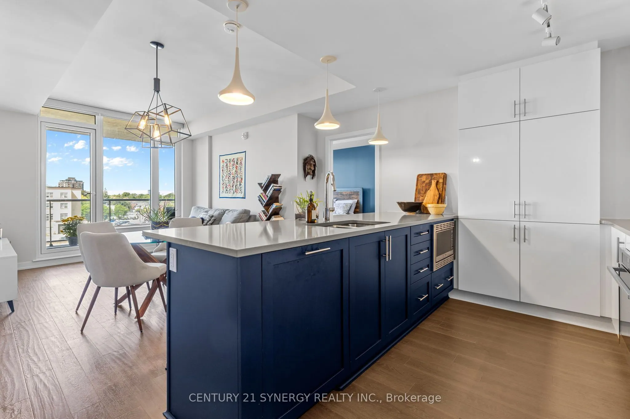 570 De Mazenod Avenue #512