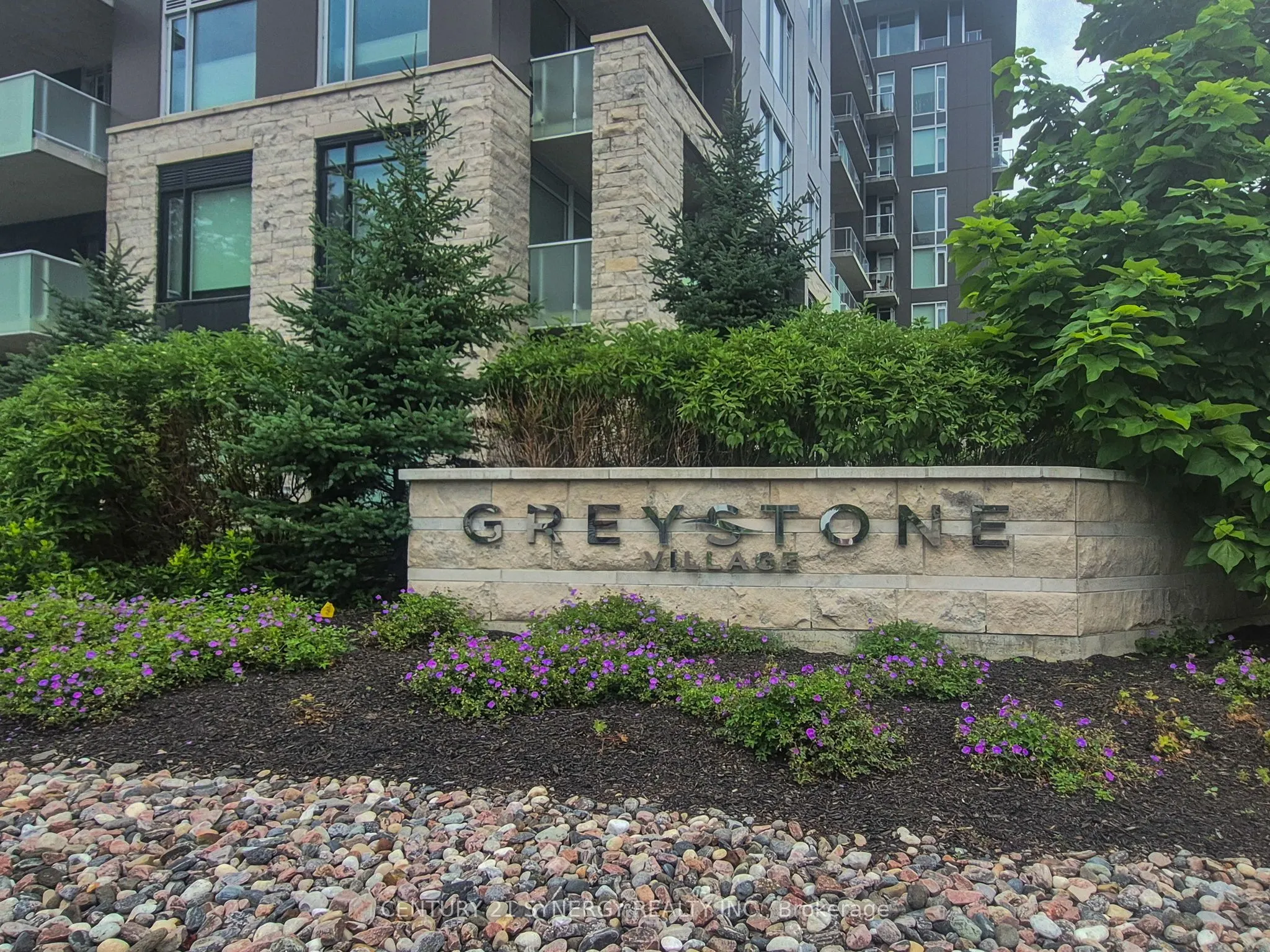 570 De Mazenod Avenue #512